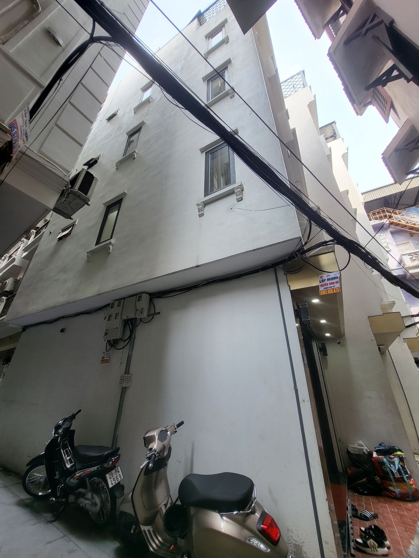 Bán nhà Kim Ngưu - diện tích 30m2 5 tầng - Ô TÔ NHỎ ĐỖ CỬA - giá 9,4 tỷ