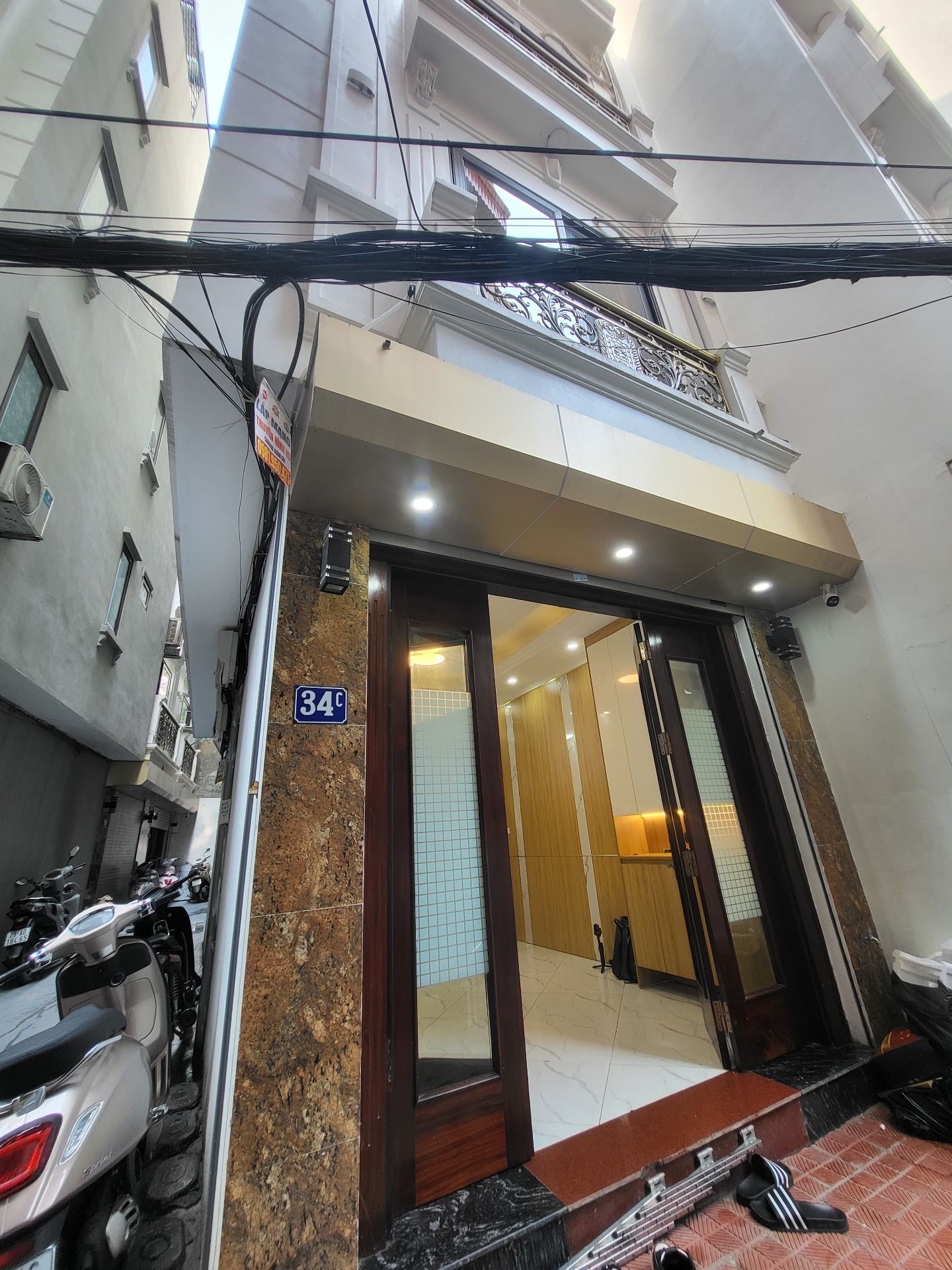 Bán nhà Kim Ngưu - diện tích 30m2 5 tầng - Ô TÔ NHỎ ĐỖ CỬA - giá 9,4 tỷ