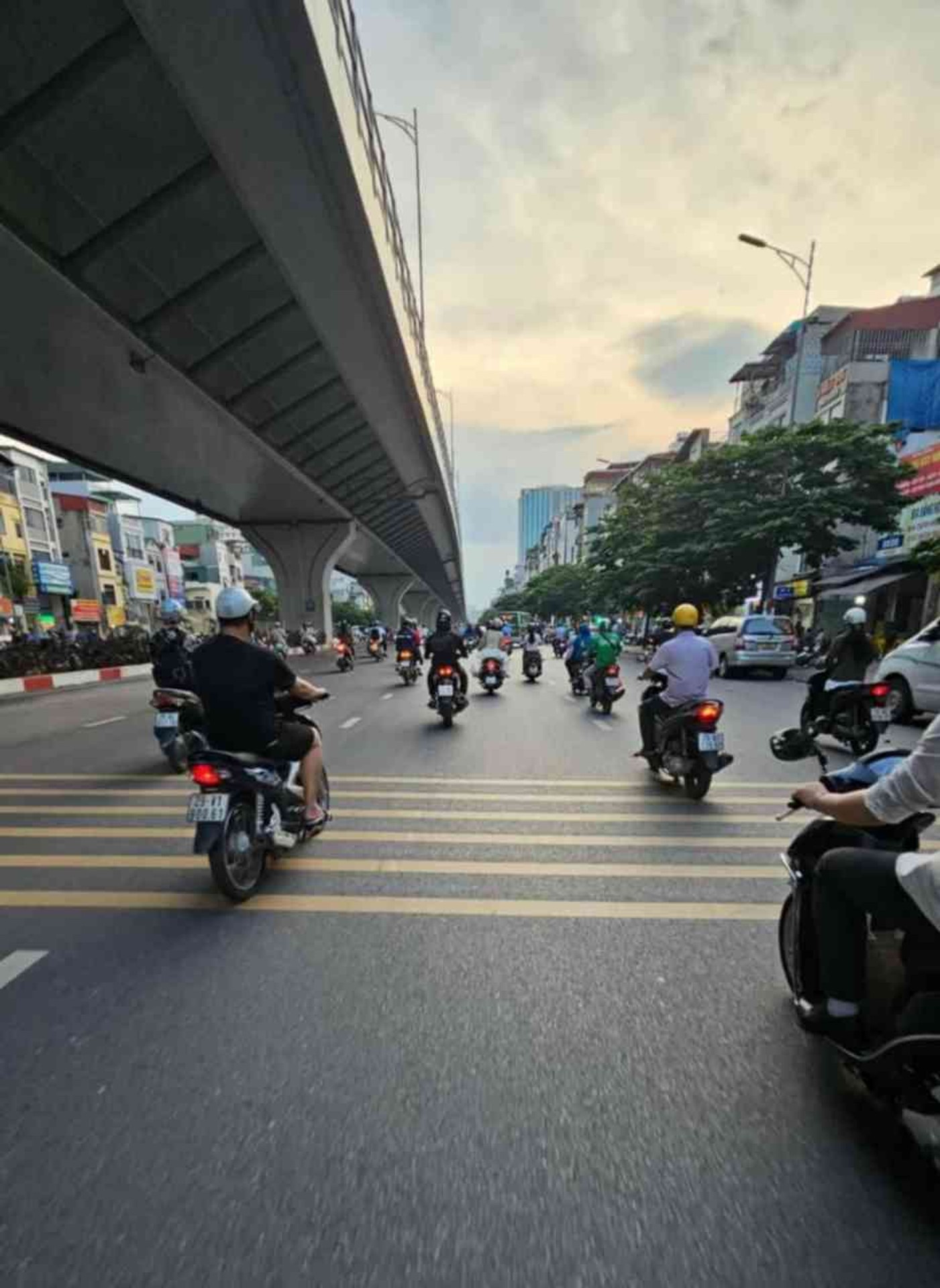 Bán nhà Minh Khai - diện tích 273m2 3 tầng - LÔ GÓC 2 MẶT THOÁNG - giá 150 tỷ
