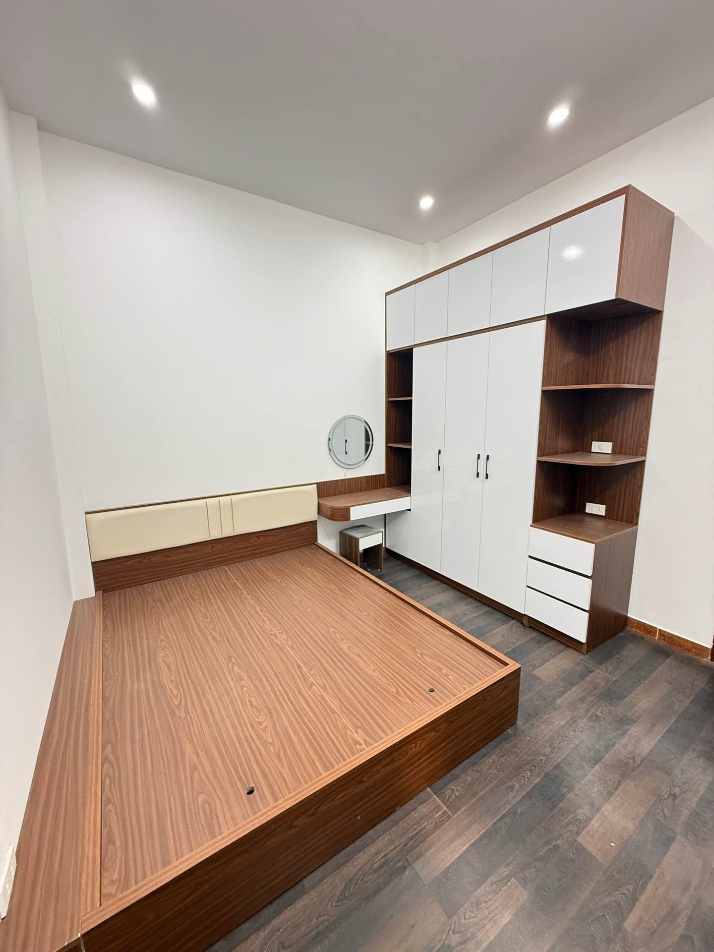 Bán nhà Vĩnh Hưng - diện tích 34m2 4 tầng - Lô góc 3 mặt ngõ - giá 8,3 tỷ