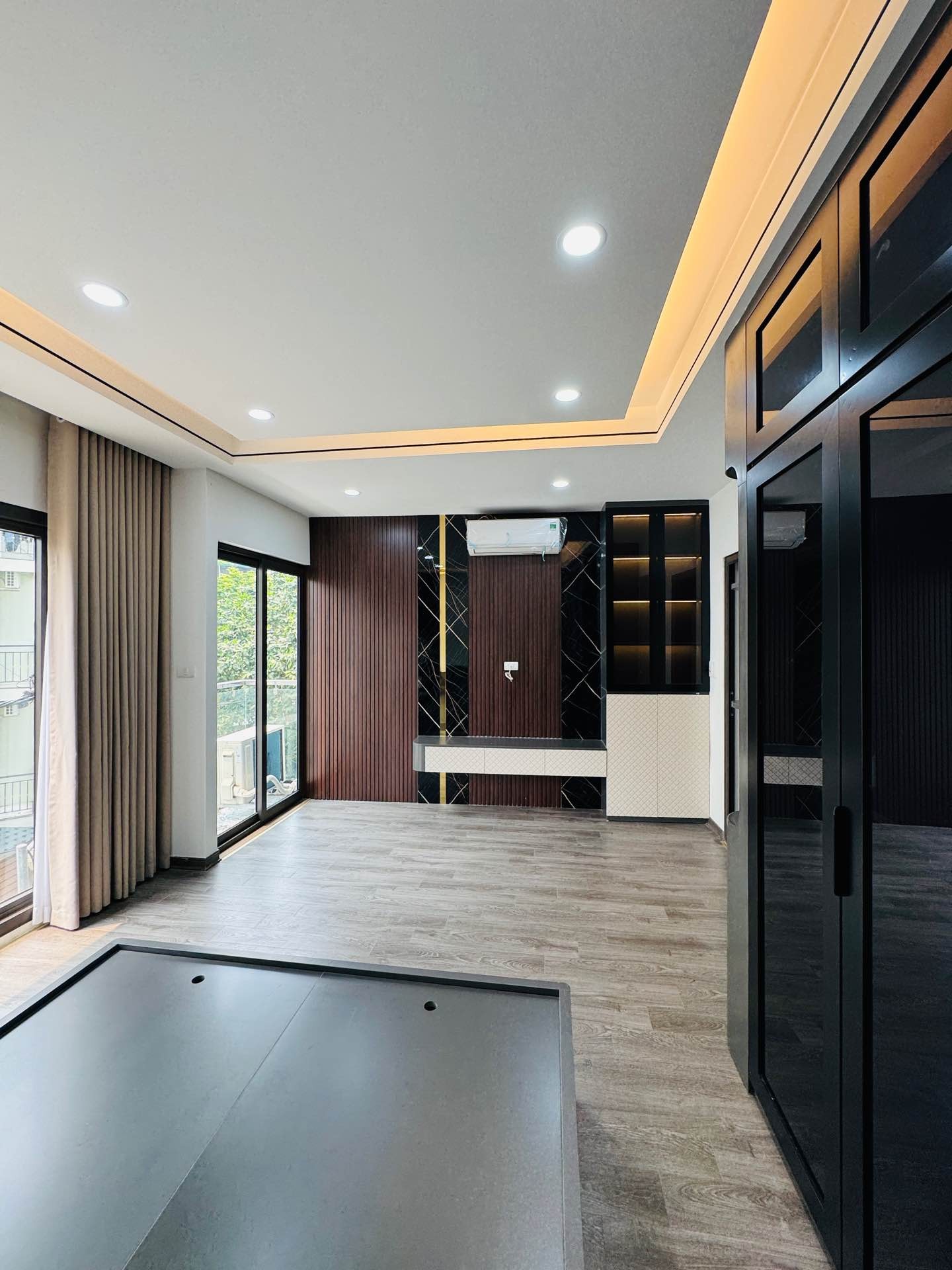Bán nhà Nam Dư - diện tích 36m2 7 tầng - Ô TÔ VÀO NHÀ - giá 15,2 tỷ