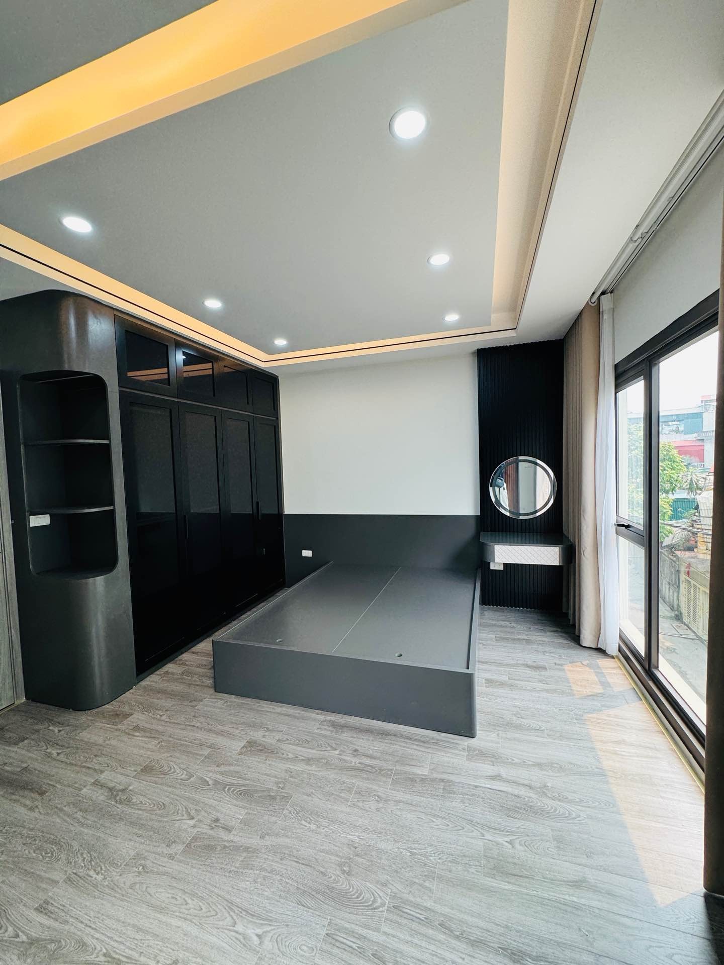 Bán nhà Nam Dư - diện tích 36m2 7 tầng - Ô TÔ VÀO NHÀ - giá 15,2 tỷ