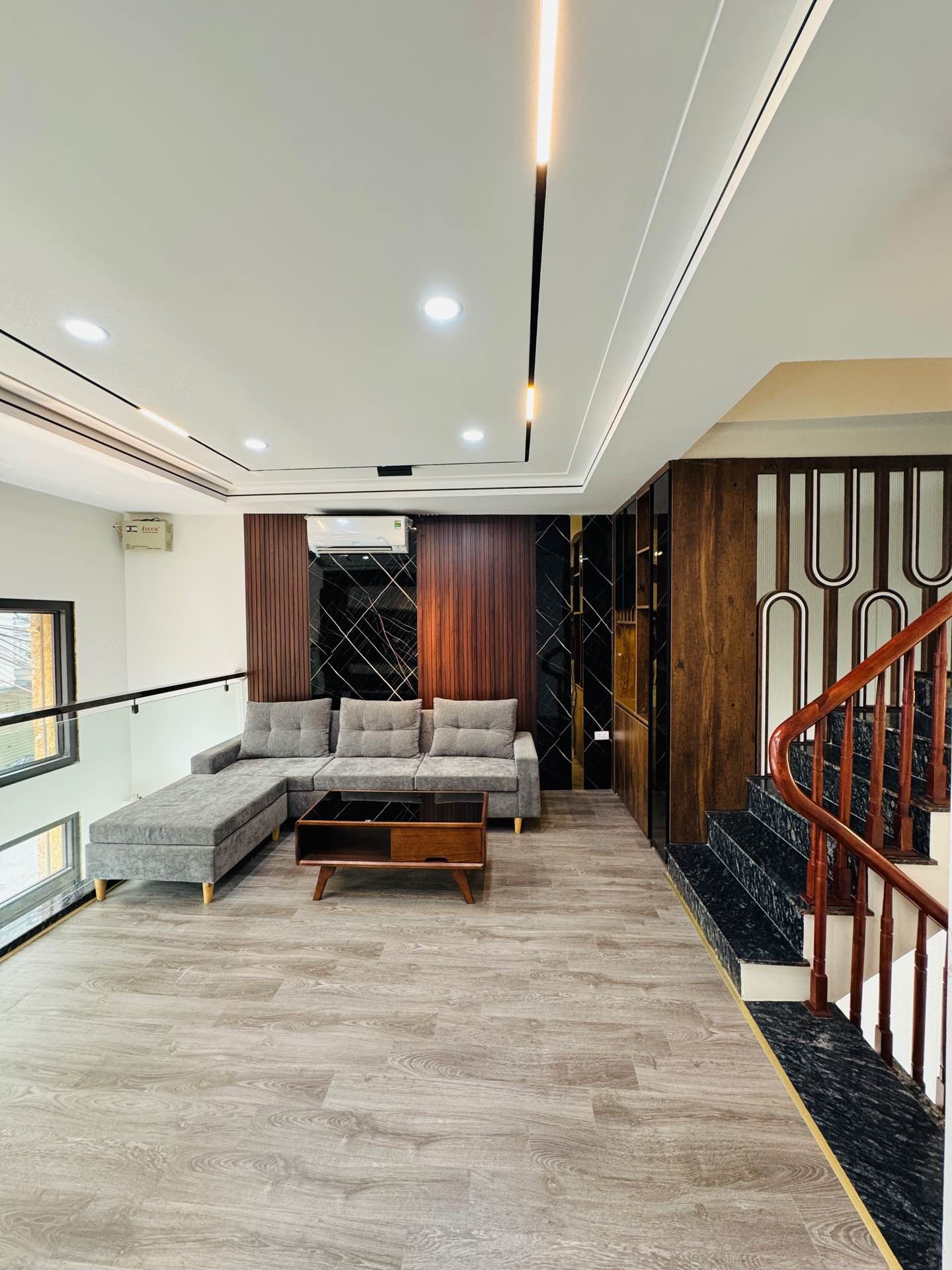 Bán nhà Nam Dư - diện tích 36m2 7 tầng - Ô TÔ VÀO NHÀ - giá 15,2 tỷ