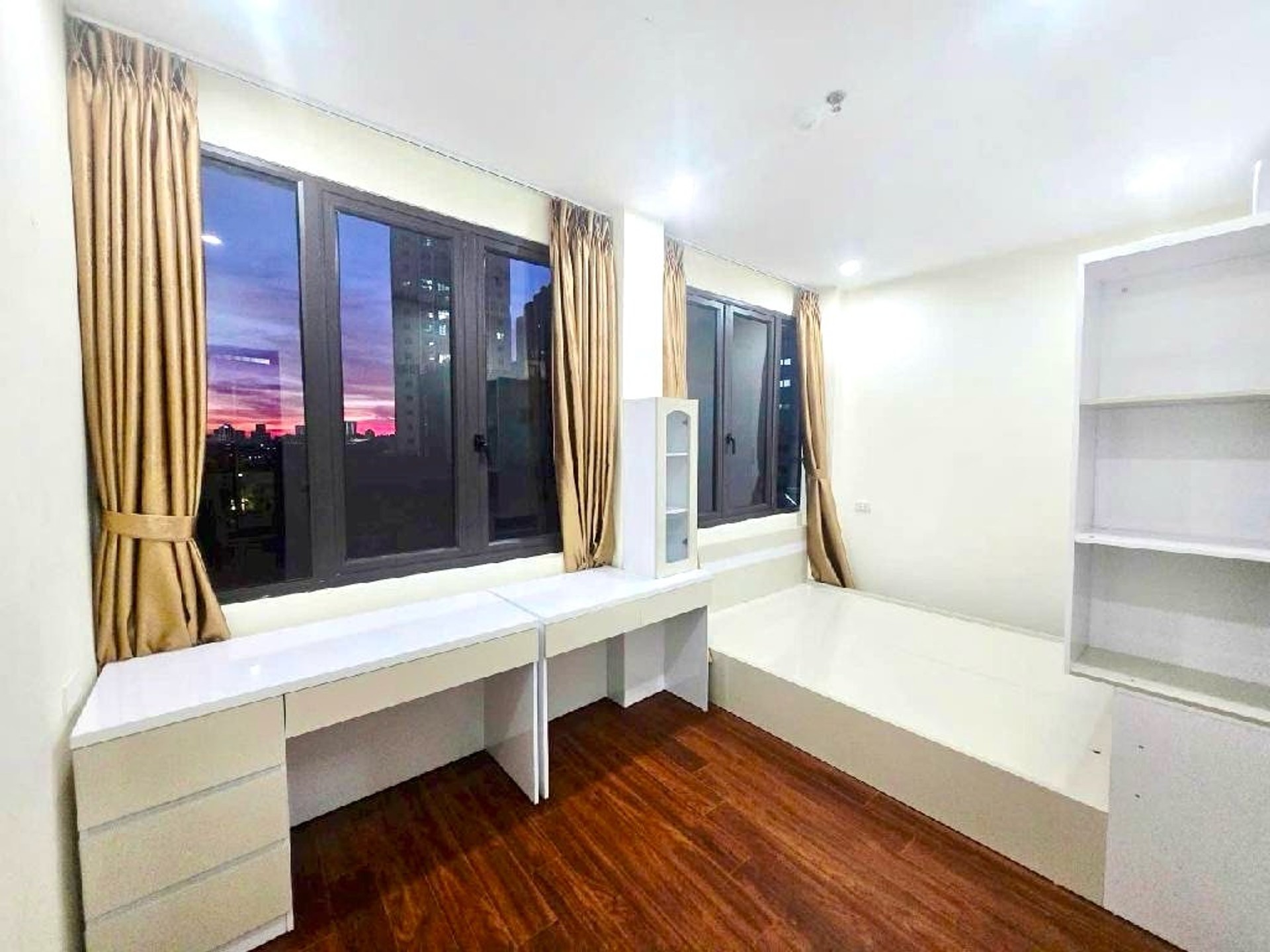 Bán nhà Kim Giang - diện tích 75m2 7 tầng - gần ô tô - giá 20 tỷ
