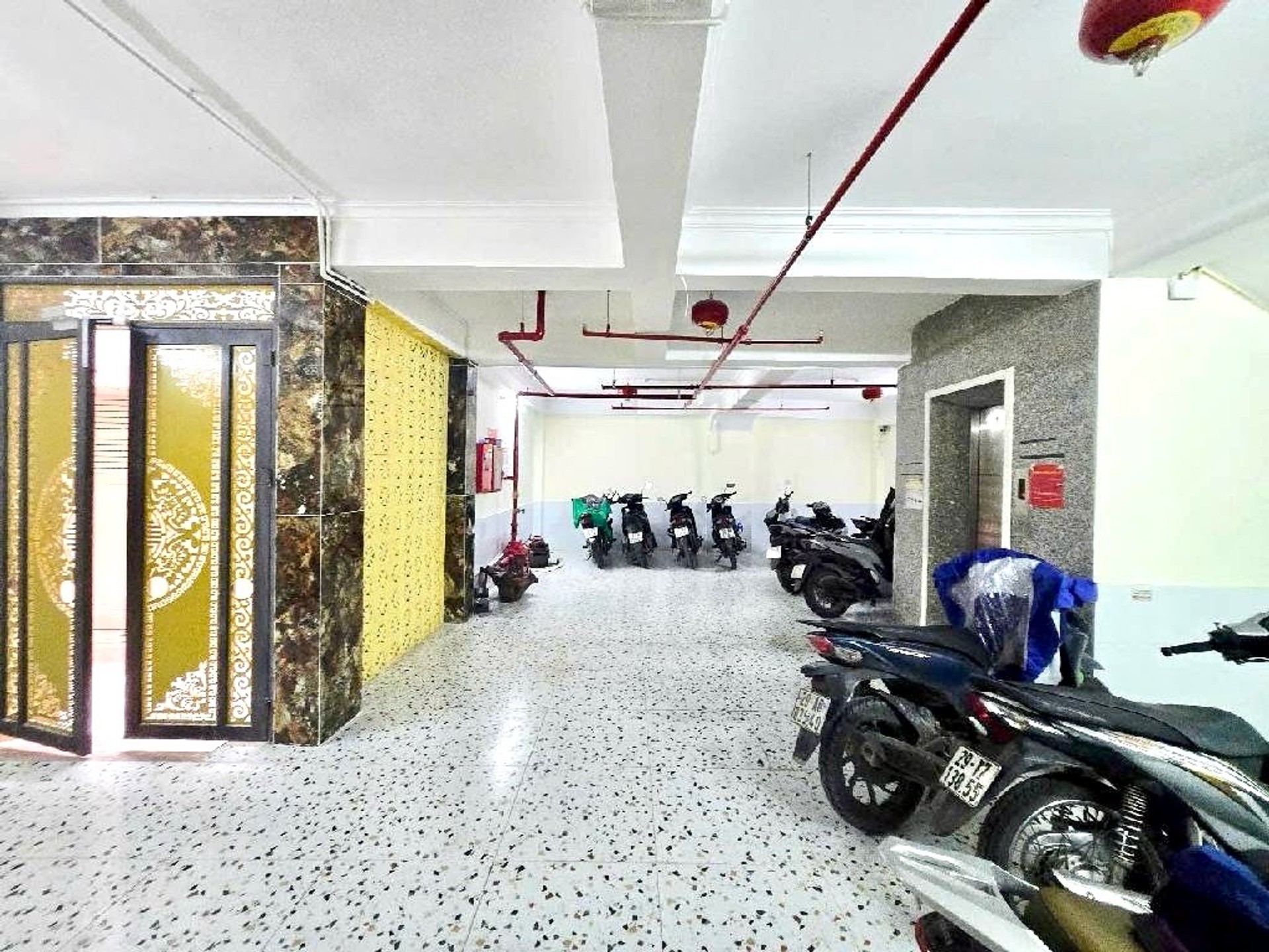 Bán nhà Kim Giang - diện tích 75m2 7 tầng - gần ô tô - giá 20 tỷ