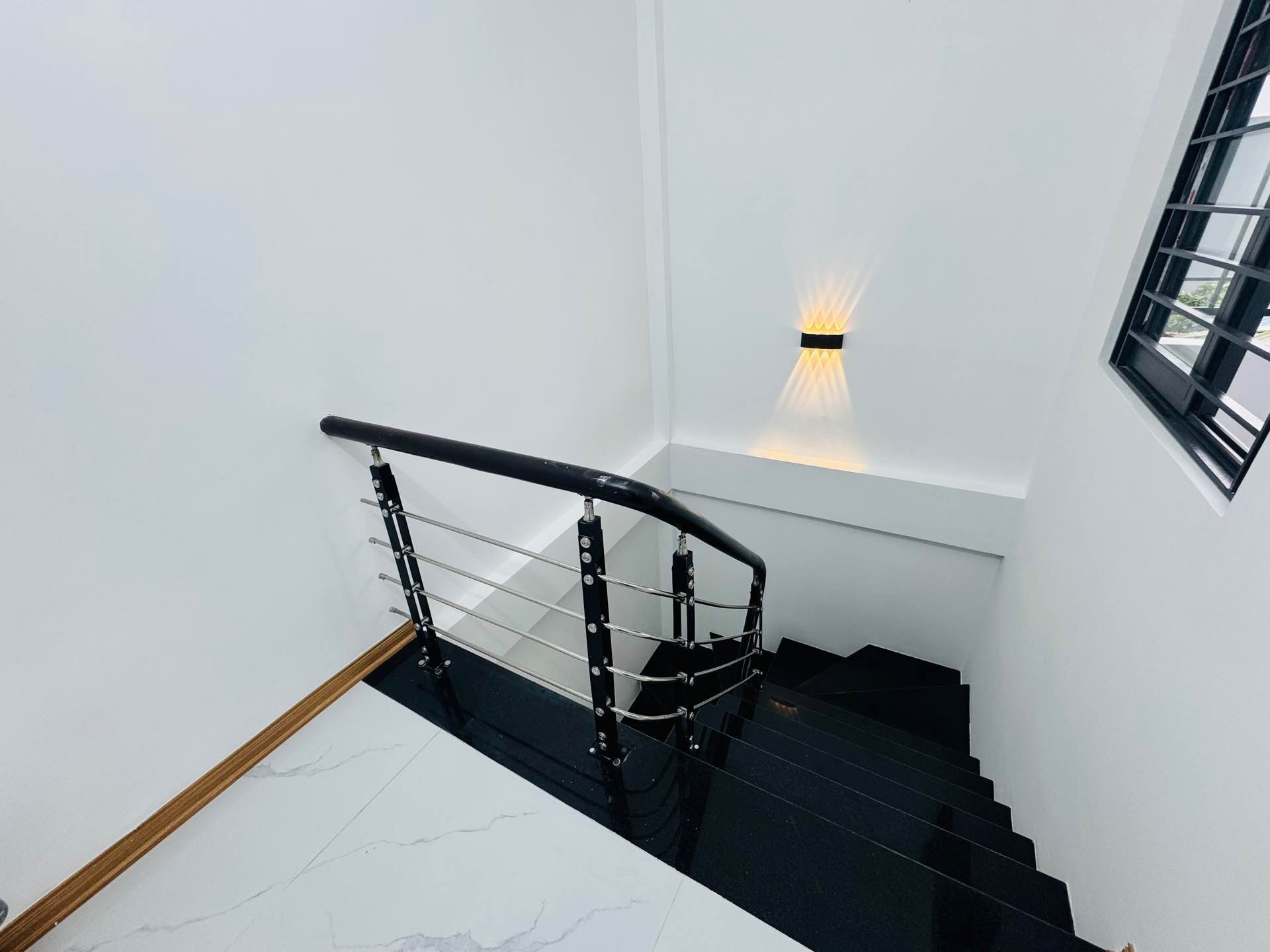 Bán nhà Lương Khánh Thiện - diện tích 49m2 5 tầng - gần ô tô - giá 8,96 tỷ