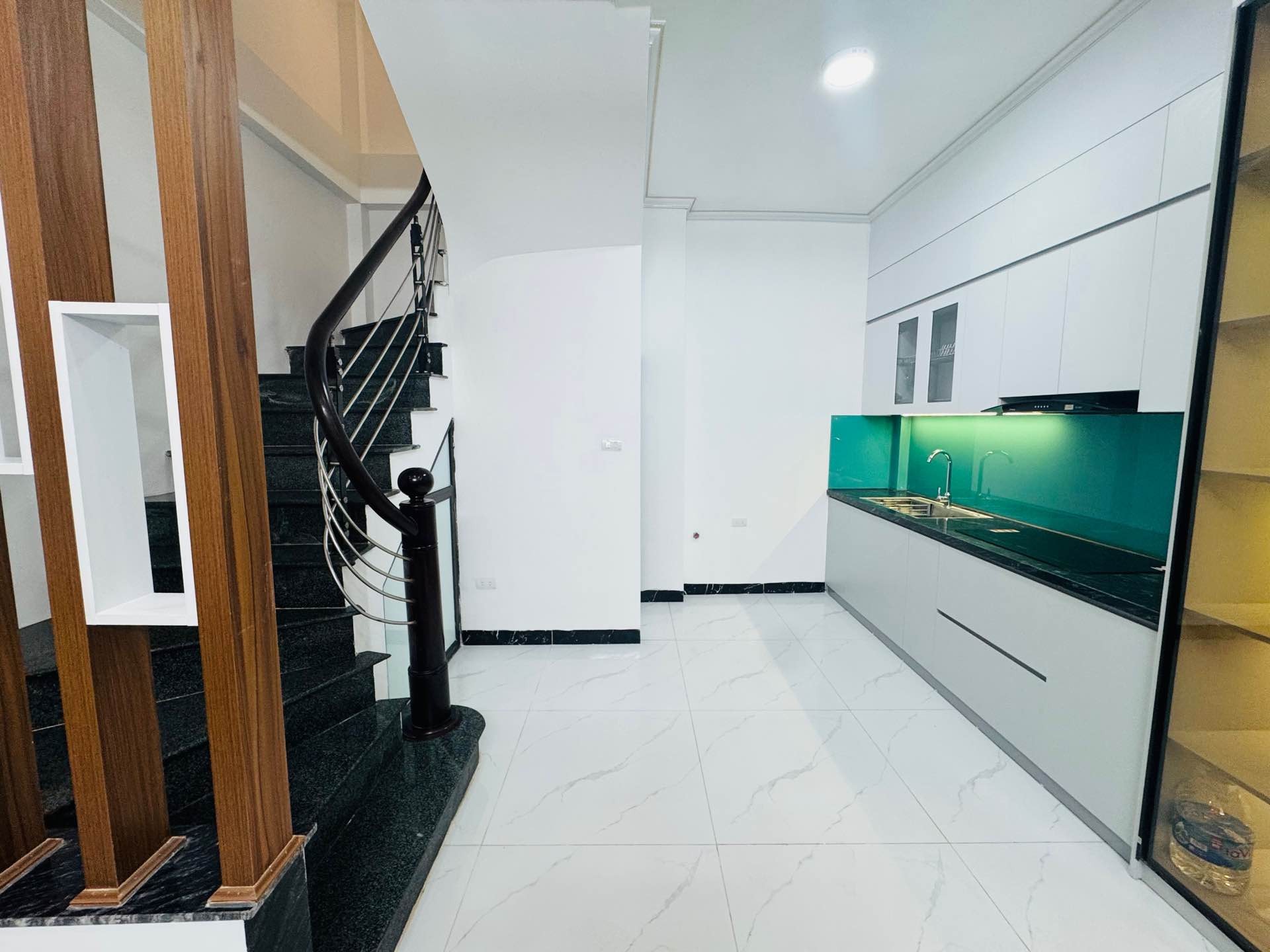Bán nhà Lương Khánh Thiện - diện tích 49m2 5 tầng - gần ô tô - giá 8,96 tỷ