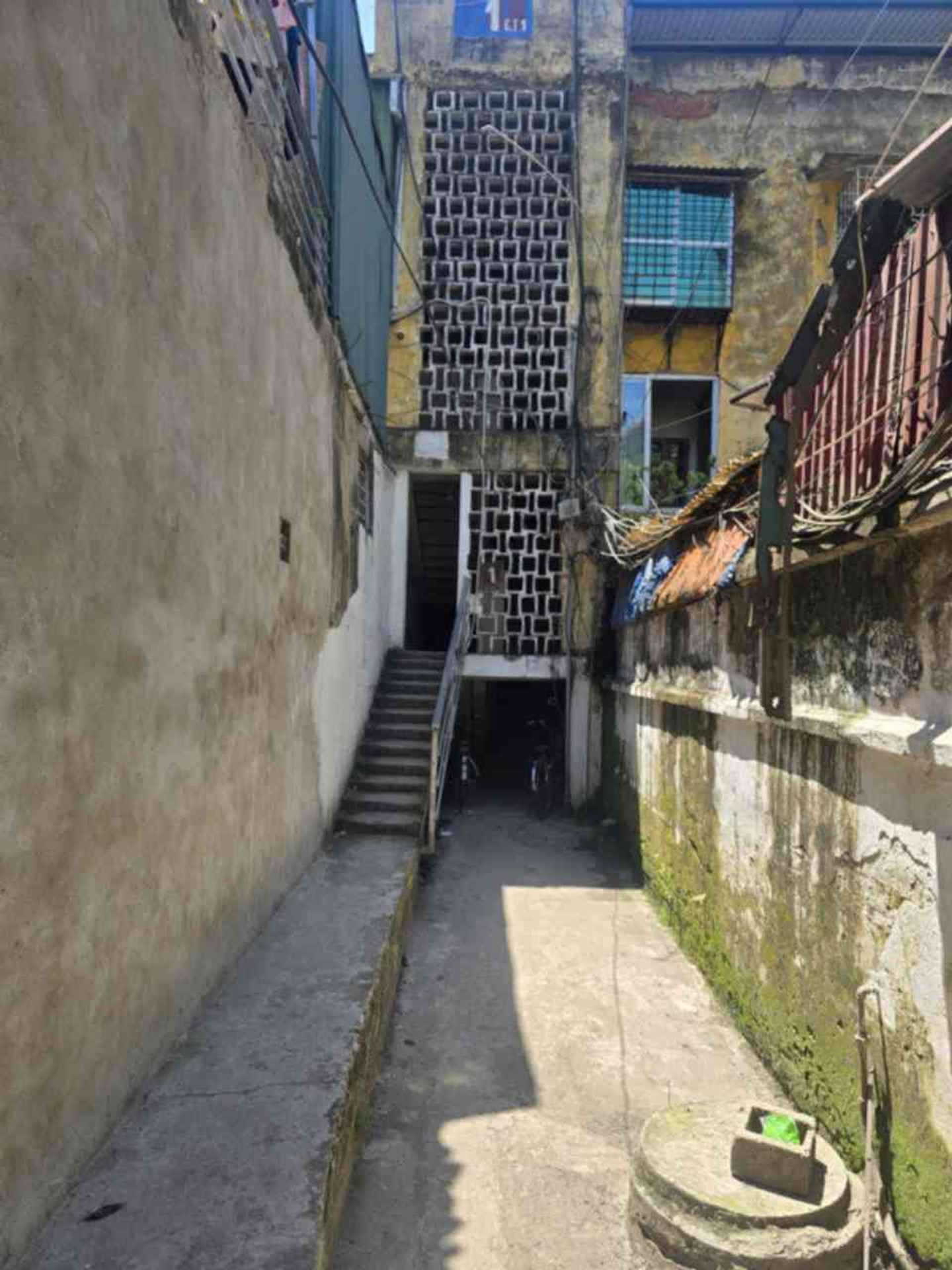 Bán nhà Tân Mai - diện tích 24m2 1 tầng - ô tô đỗ chân cầu thang - giá 2,8 tỷ