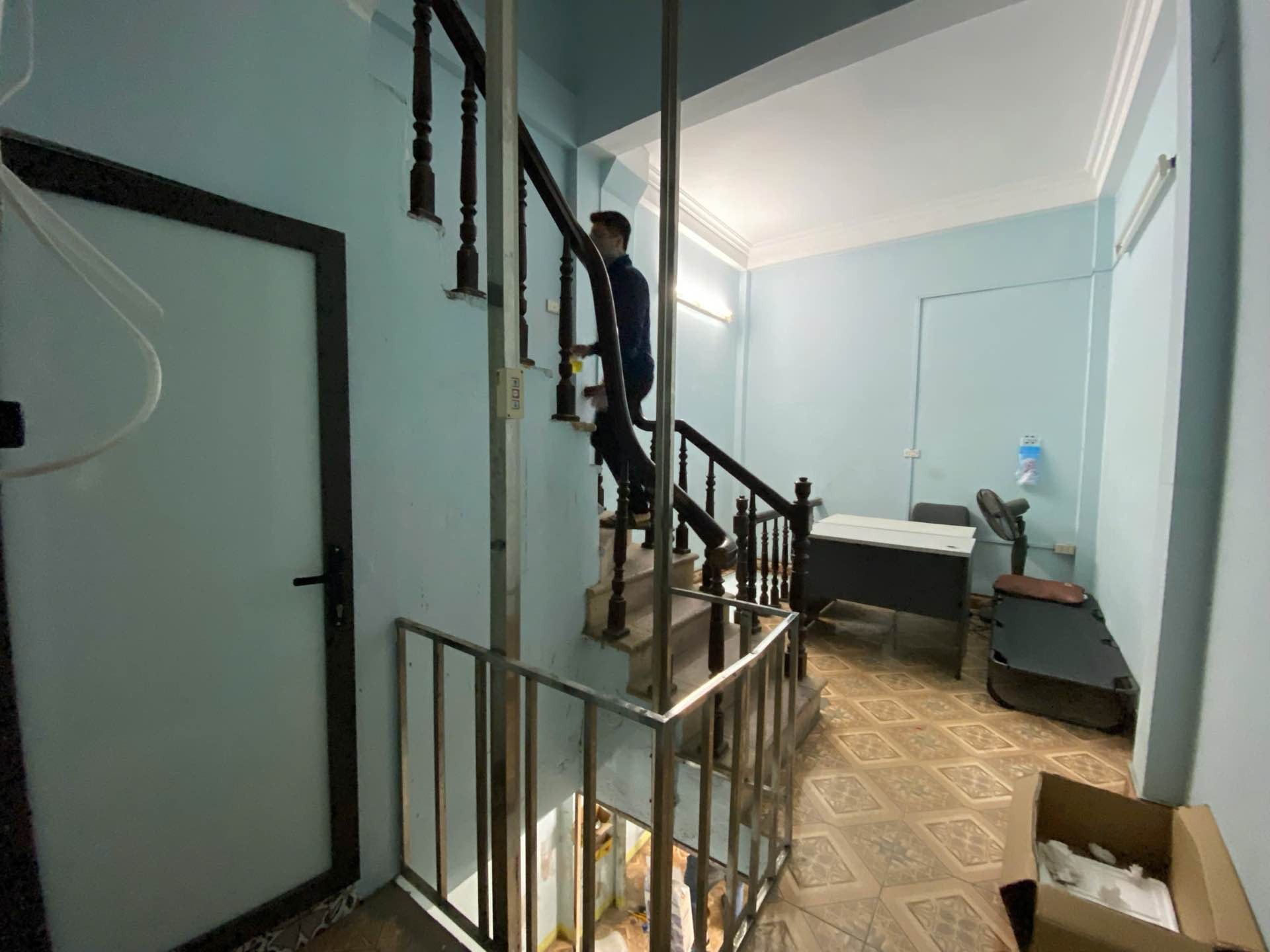 Bán nhà Hoàng Mai - diện tích 30m2 6 tầng - Ô TÔ TRÁNH, VỈA HÈ - giá 14 tỷ