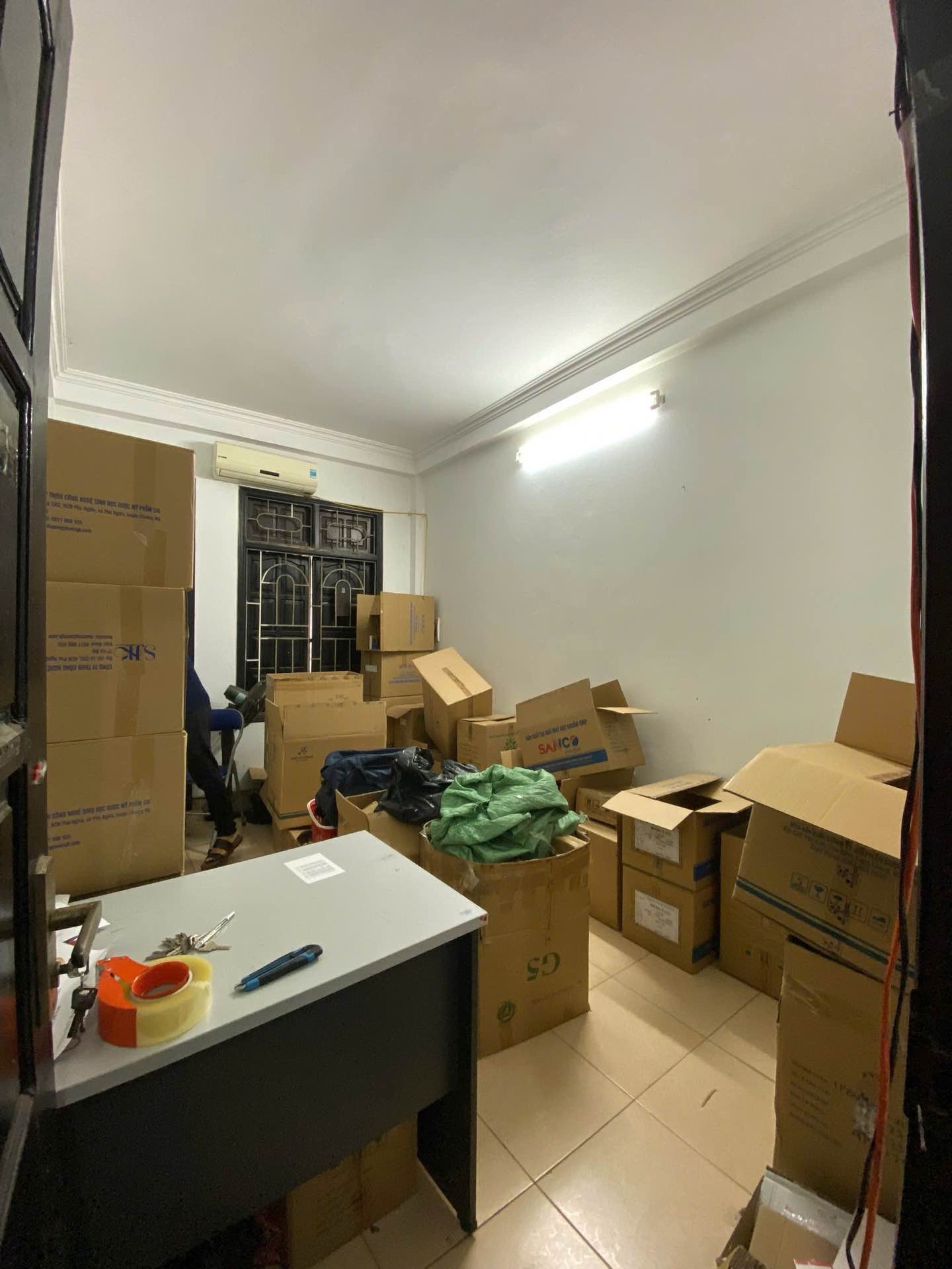 Bán nhà Hoàng Mai - diện tích 30m2 6 tầng - Ô TÔ TRÁNH, VỈA HÈ - giá 14 tỷ