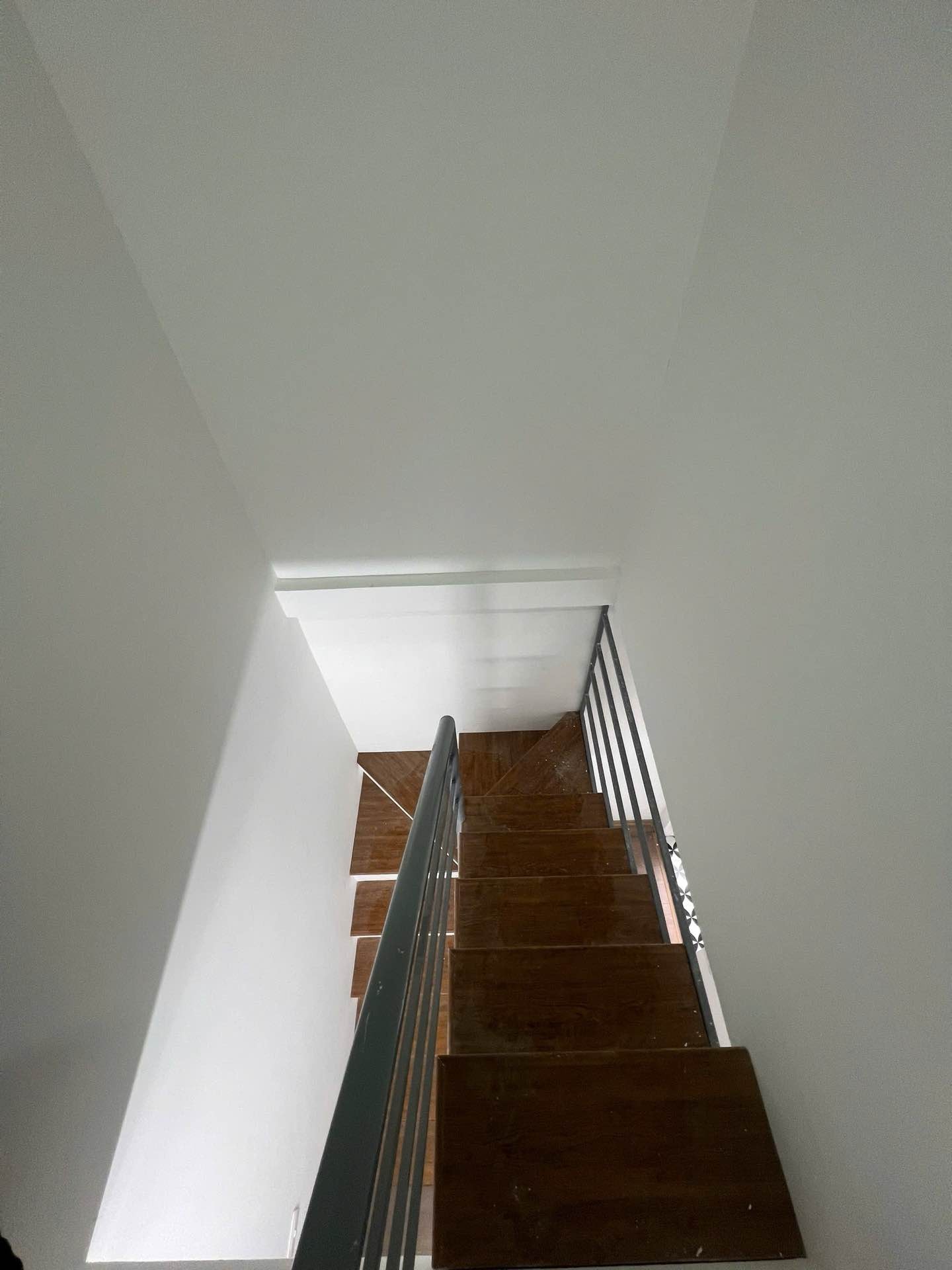 Bán nhà Vĩnh Hưng - diện tích 24m2 3 tầng - Nhà mới kinh cong - giá 3,1 tỷ