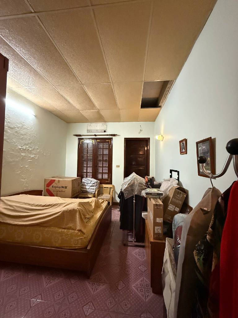 Bán nhà Hào Nam - diện tích 105m2 5 tầng - nhà mặt phố - giá 50 tỷ