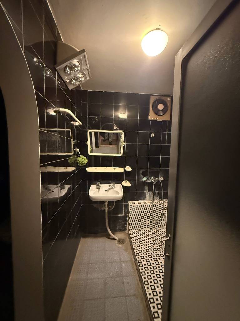 Bán nhà Hào Nam - diện tích 105m2 5 tầng - nhà mặt phố - giá 50 tỷ