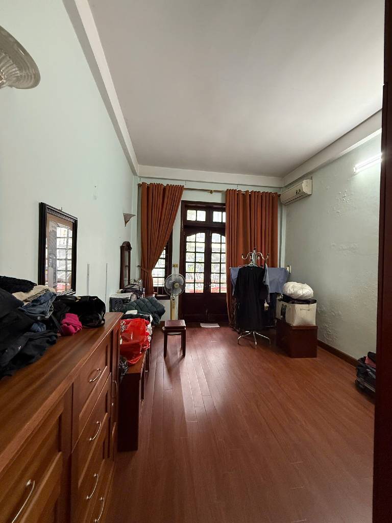 Bán nhà Hào Nam - diện tích 105m2 5 tầng - nhà mặt phố - giá 50 tỷ