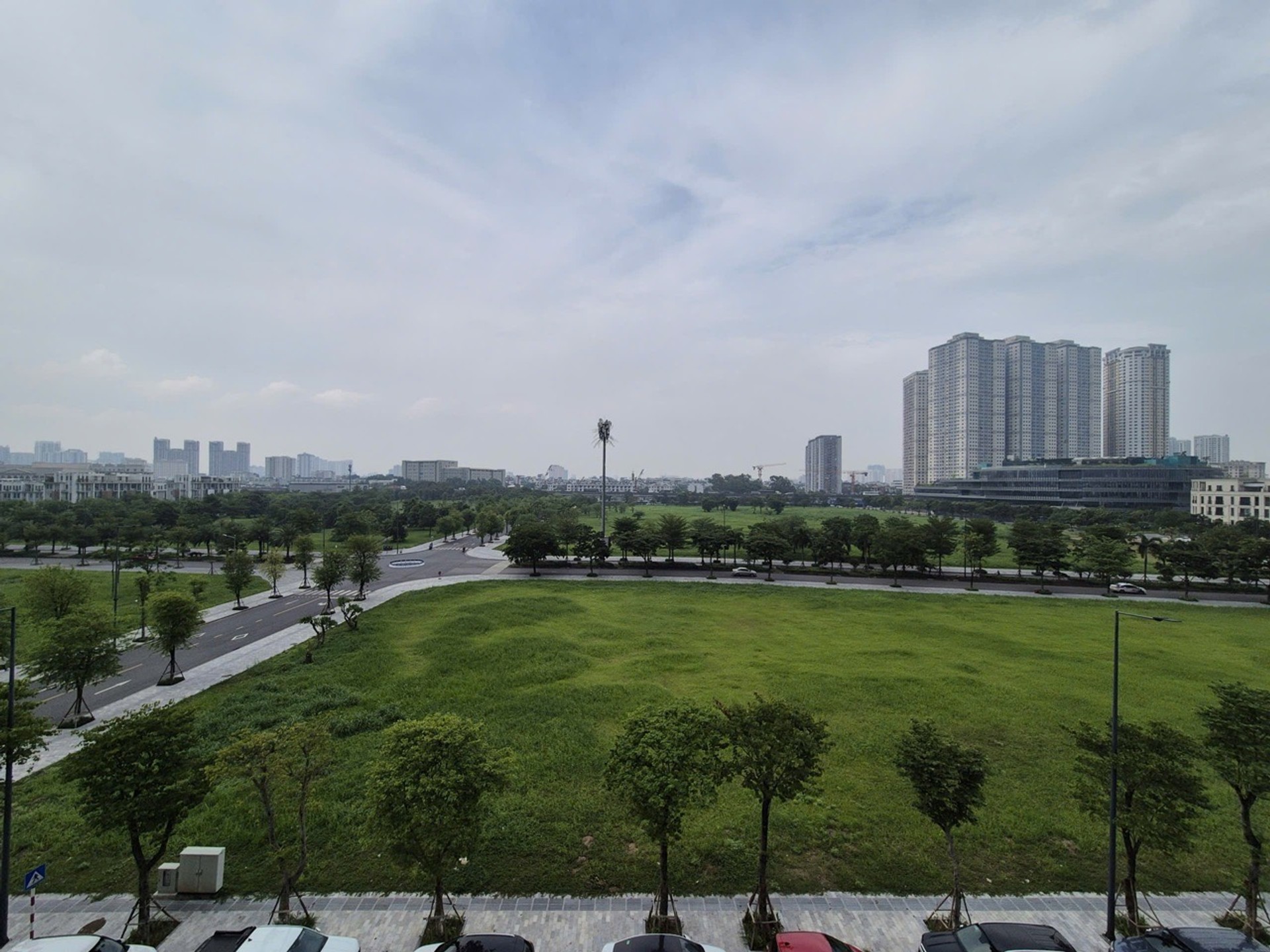 Bán nhà Nguyễn Xiển - diện tích 75m2 5 tầng - Kinh doanh đỉnh - giá 36,8 tỷ