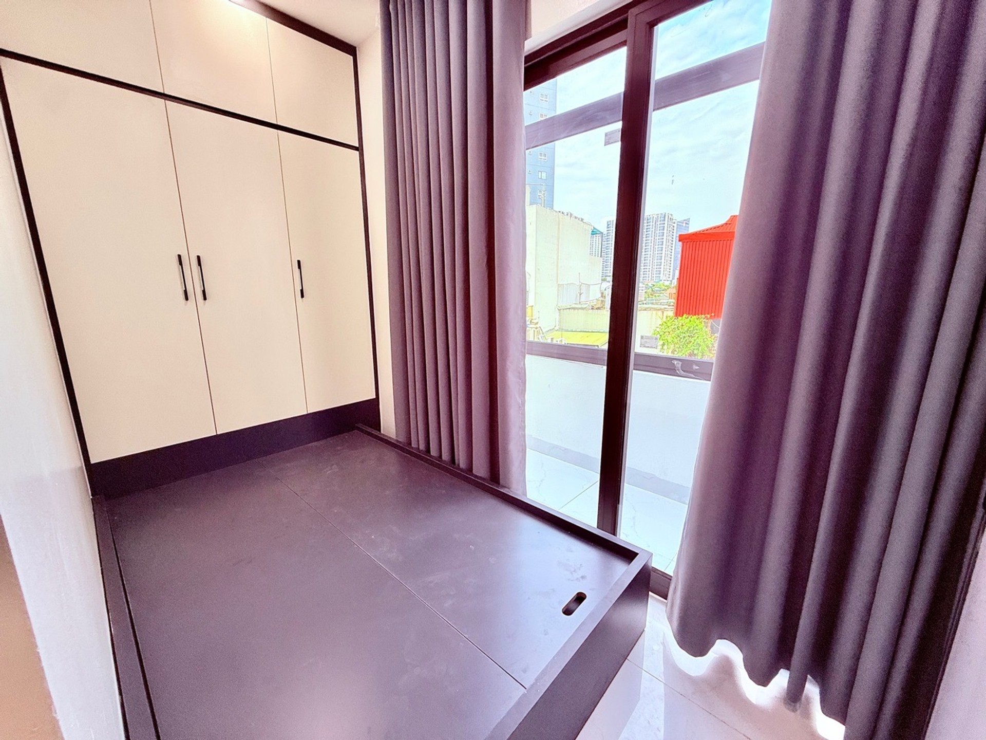 Bán nhà Hoàng Mai - diện tích 46m2 7 tầng - Lô góc thoáng sáng - giá 18 tỷ