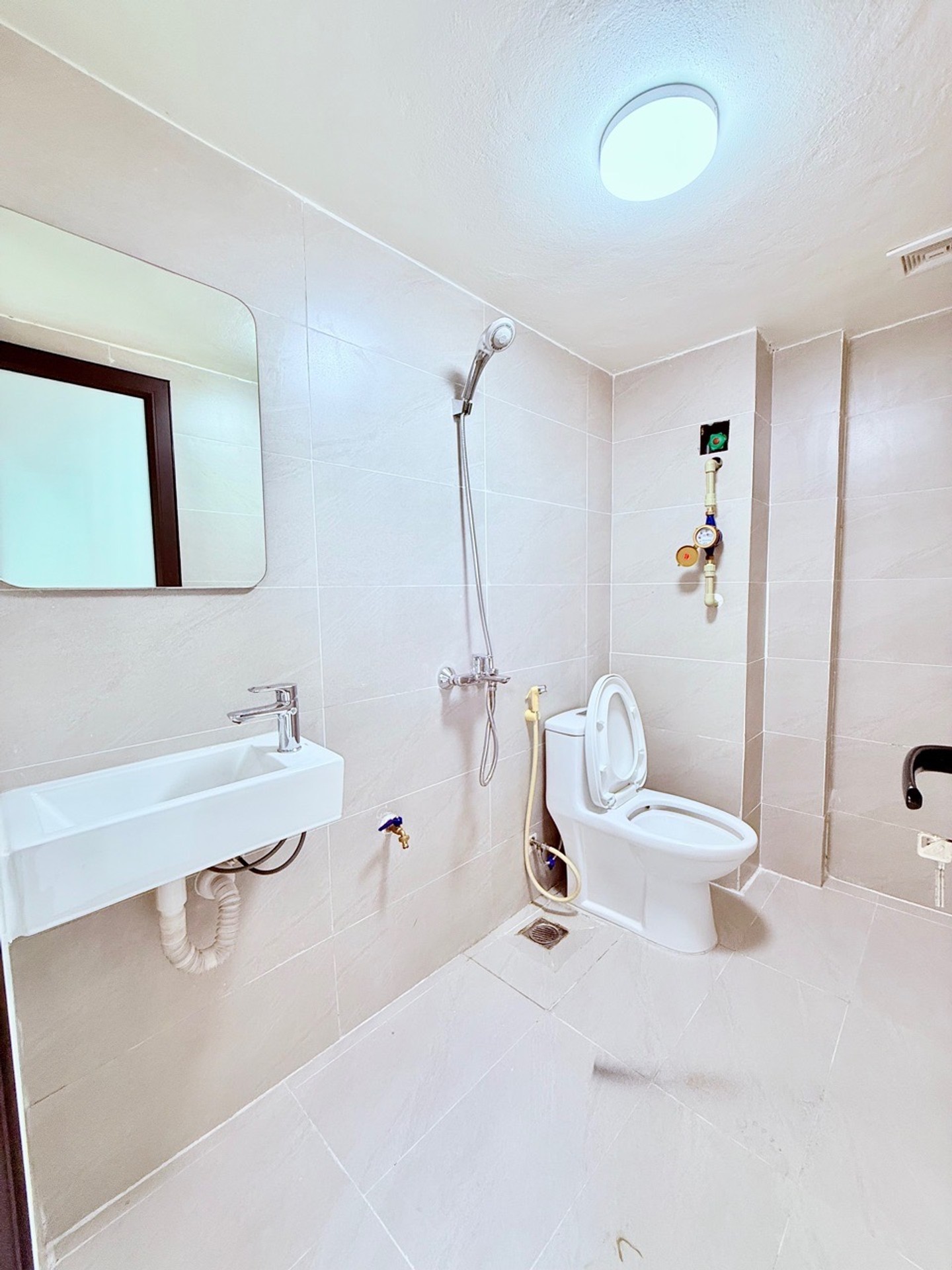 Bán nhà Hoàng Mai - diện tích 46m2 7 tầng - Lô góc thoáng sáng - giá 18 tỷ