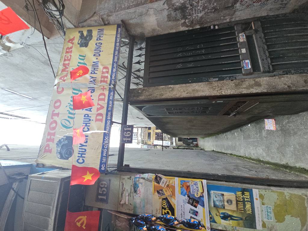 Bán nhà Cự Lộc - diện tích 100m2 5 tầng - Mặt phố gần hồ, ô tô đỗ cửa - giá 29 tỷ