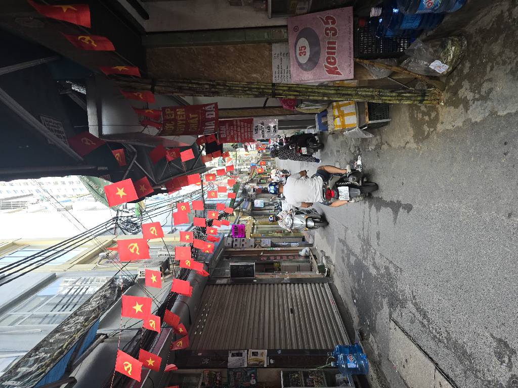 Bán nhà Cự Lộc - diện tích 100m2 5 tầng - Mặt phố gần hồ, ô tô đỗ cửa - giá 29 tỷ