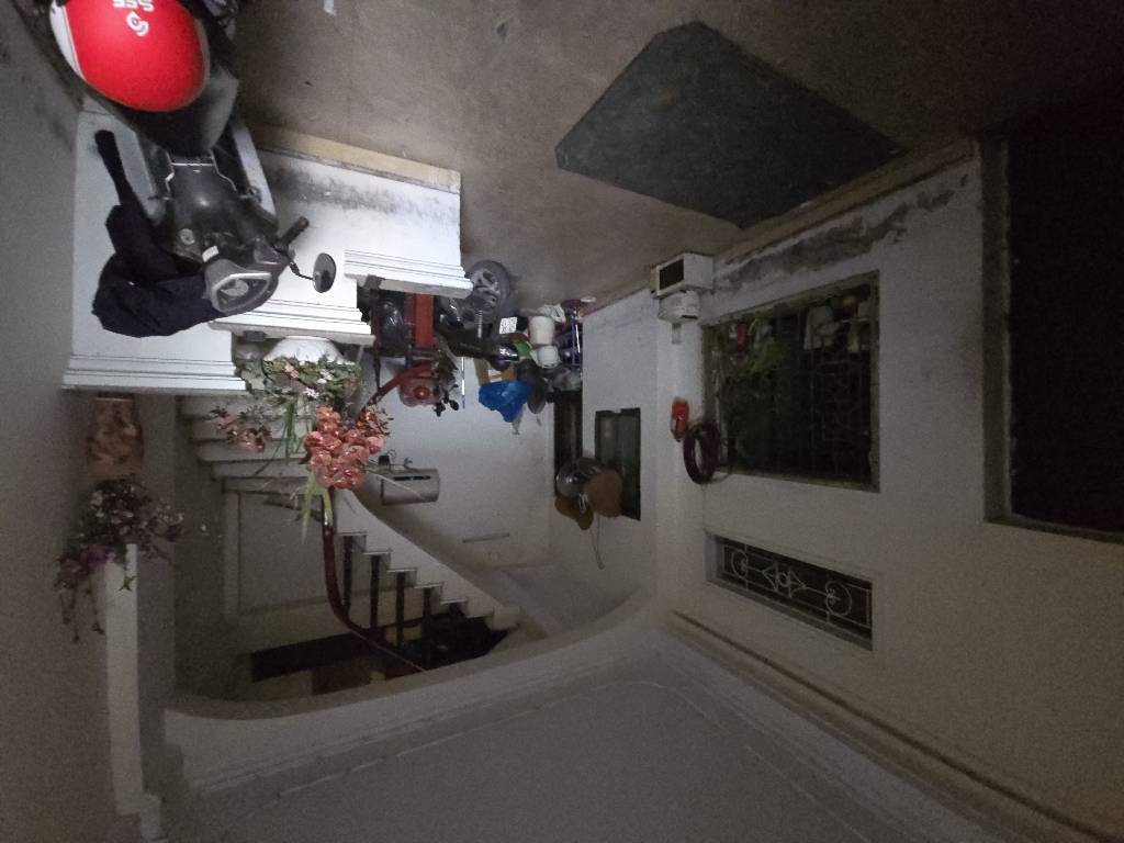 Bán nhà Cự Lộc - diện tích 100m2 5 tầng - Mặt phố gần hồ, ô tô đỗ cửa - giá 29 tỷ