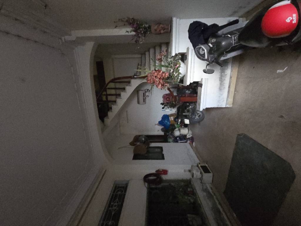 Bán nhà Cự Lộc - diện tích 100m2 5 tầng - Mặt phố gần hồ, ô tô đỗ cửa - giá 29 tỷ