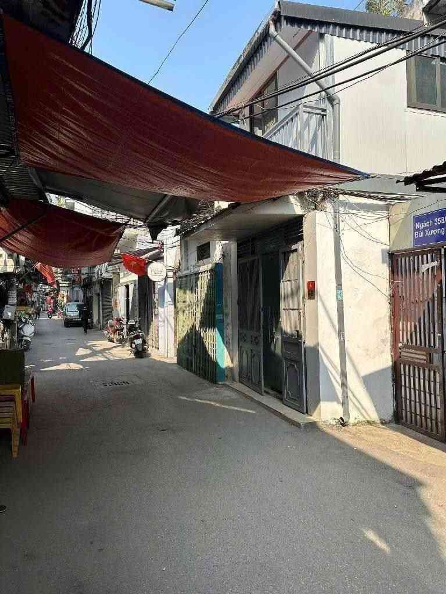 Bán nhà Vũ Tông Phan - diện tích 31m2 2 tầng - Lô góc, ô tô tránh - giá 3,5 tỷ