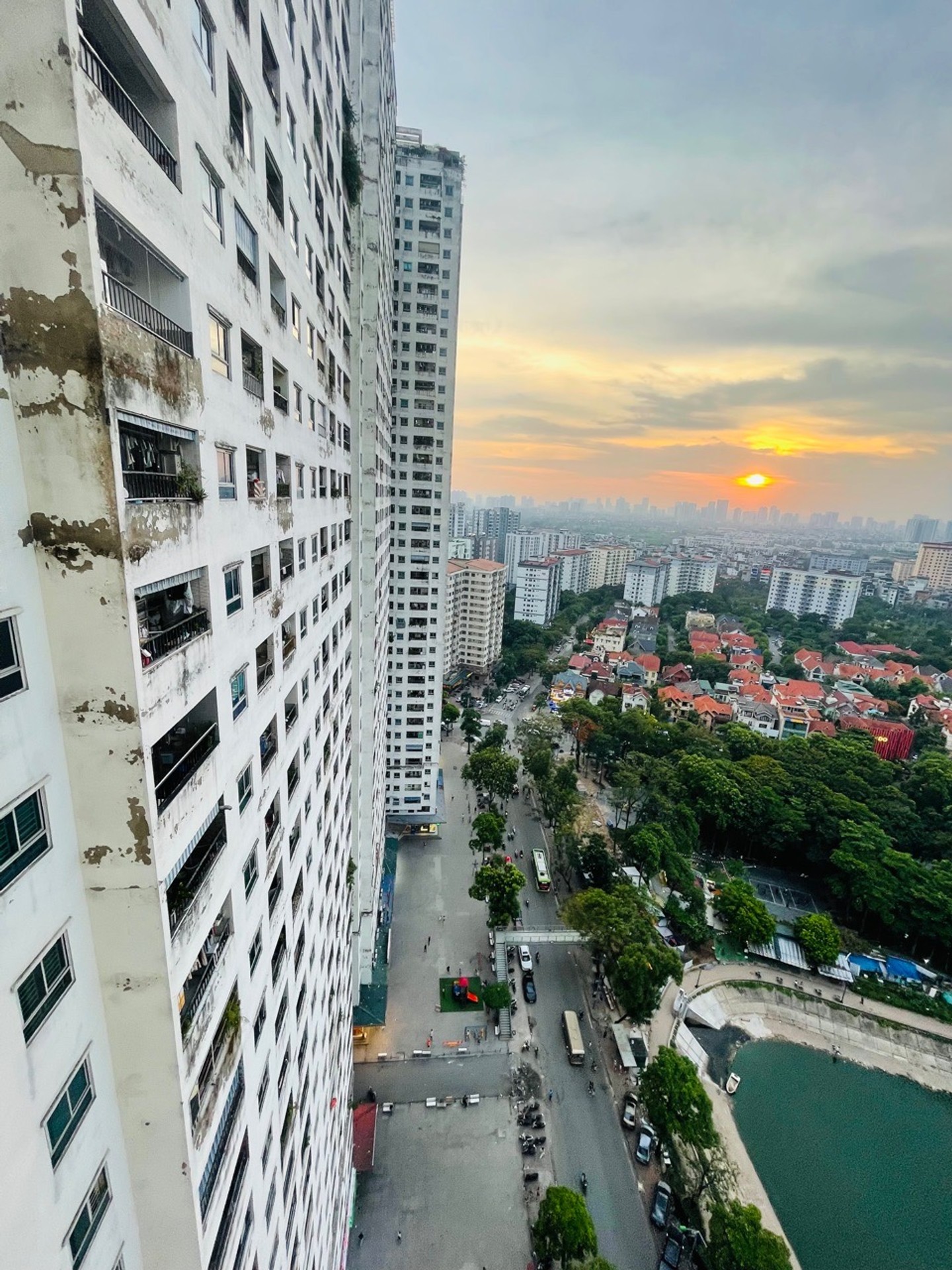 Bán nhà Linh Đàm - diện tích 67m2 1 tầng - Ô tô đỗ sảnh - giá 3,25 tỷ