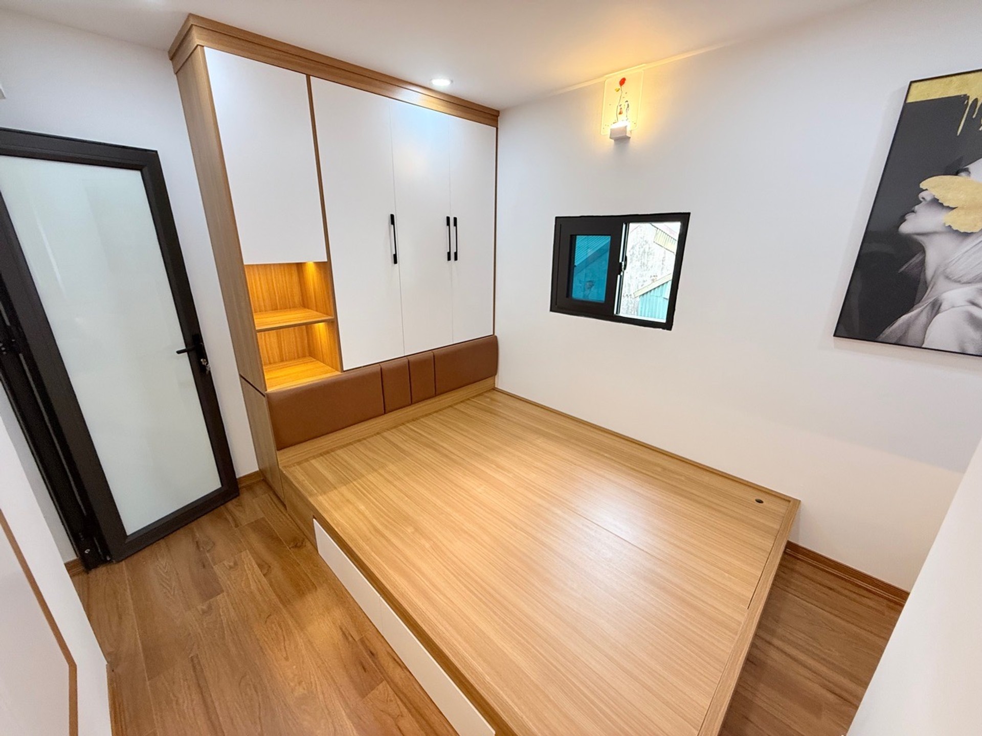 Bán nhà Nguyễn Công Trứ - diện tích 55m2 3 tầng - Căn góc ngập tràn ánh sáng - giá 3,6 tỷ