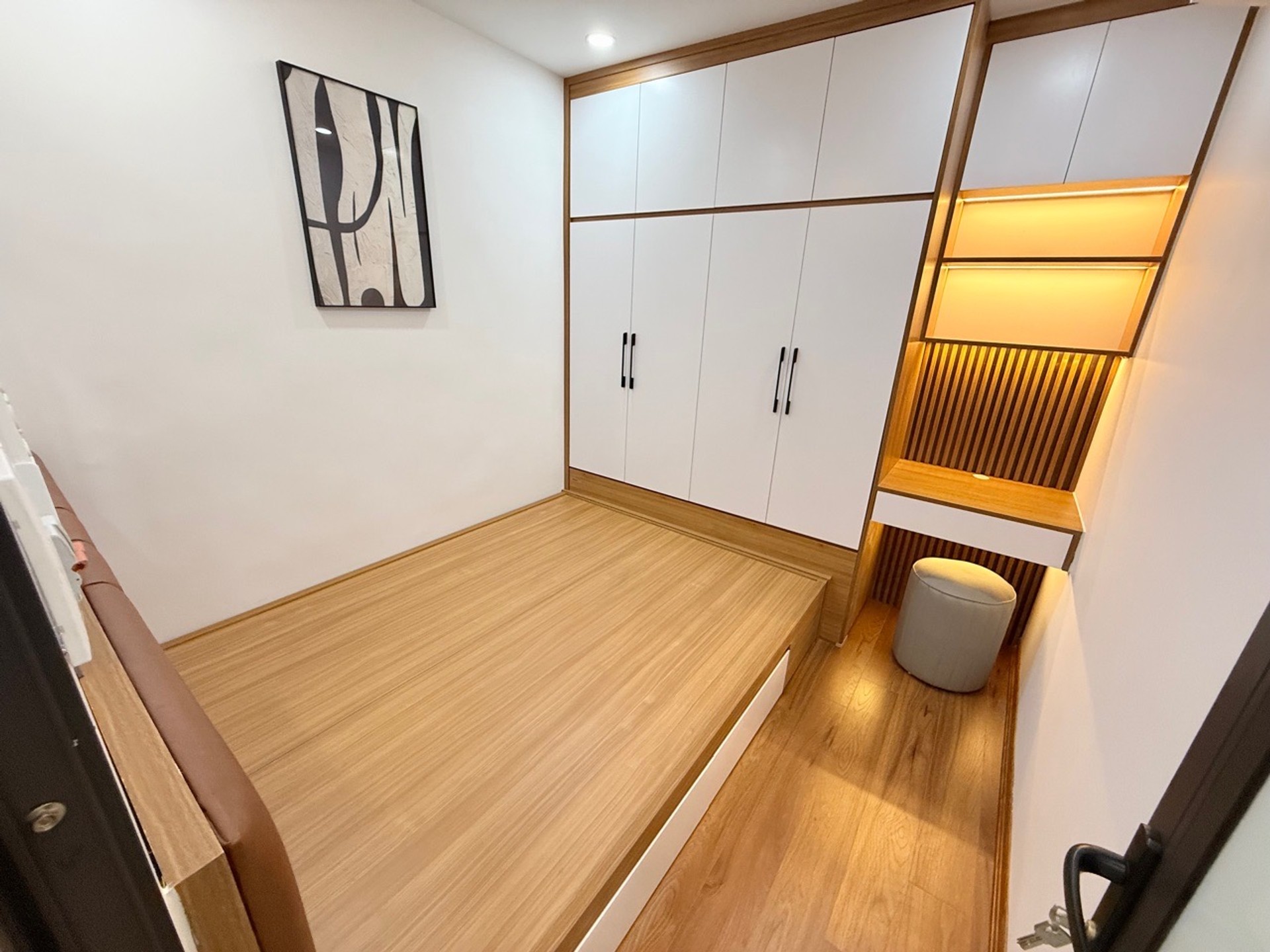 Bán nhà Nguyễn Công Trứ - diện tích 55m2 3 tầng - Căn góc ngập tràn ánh sáng - giá 3,6 tỷ