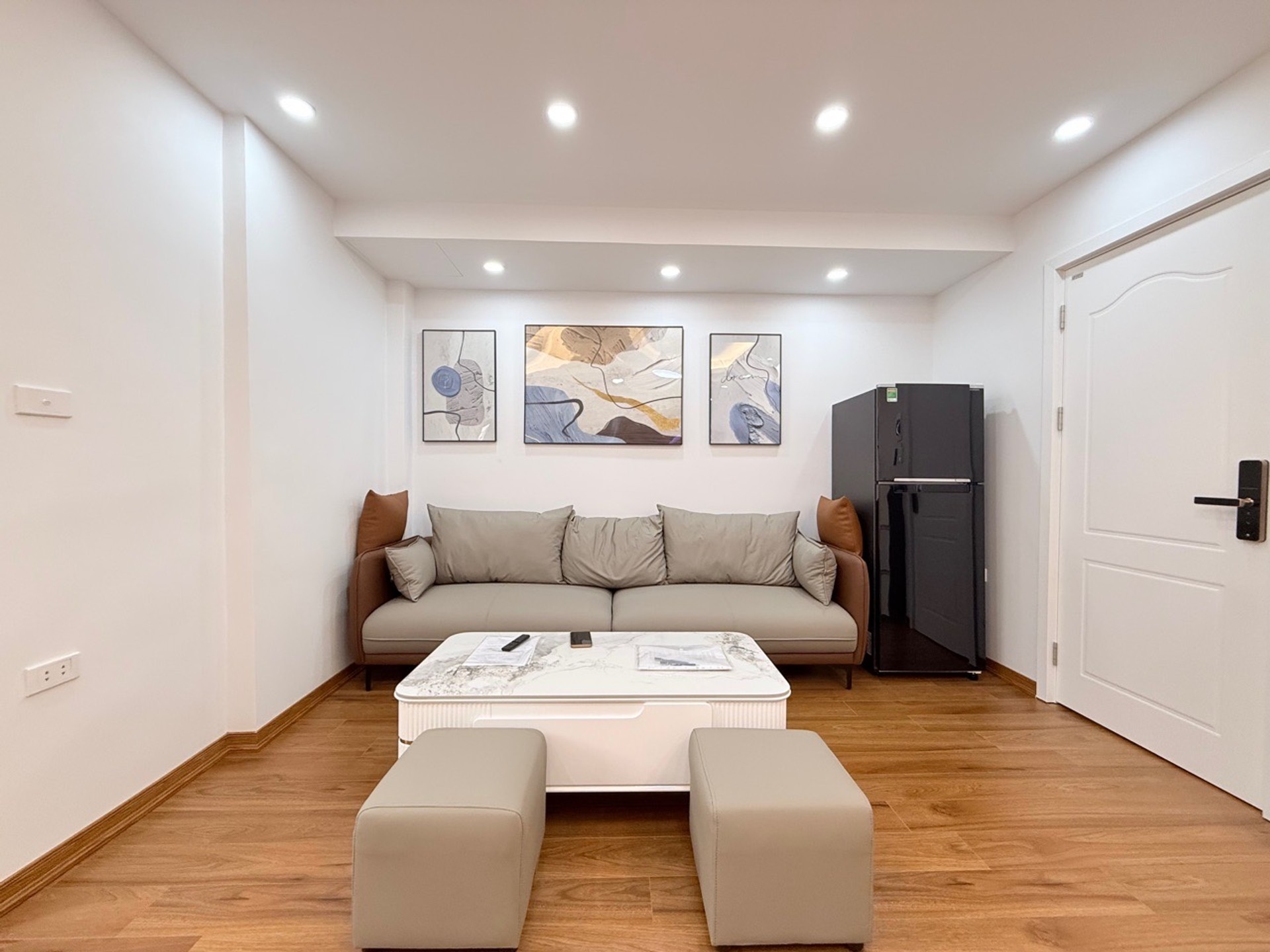 Bán nhà Nguyễn Công Trứ - diện tích 55m2 3 tầng - Căn góc ngập tràn ánh sáng - giá 3,6 tỷ