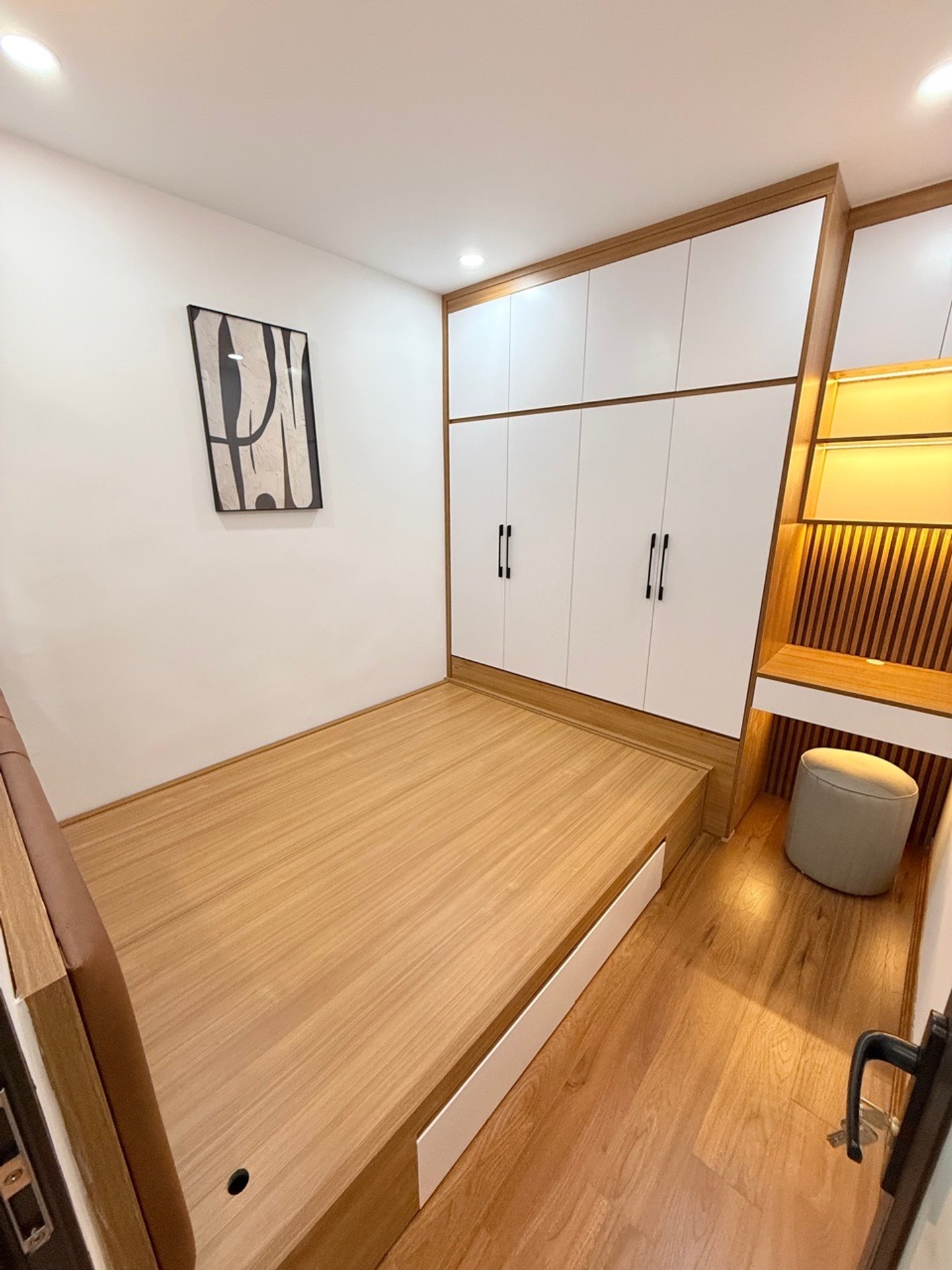 Bán nhà Nguyễn Công Trứ - diện tích 55m2 3 tầng - Căn góc ngập tràn ánh sáng - giá 3,6 tỷ
