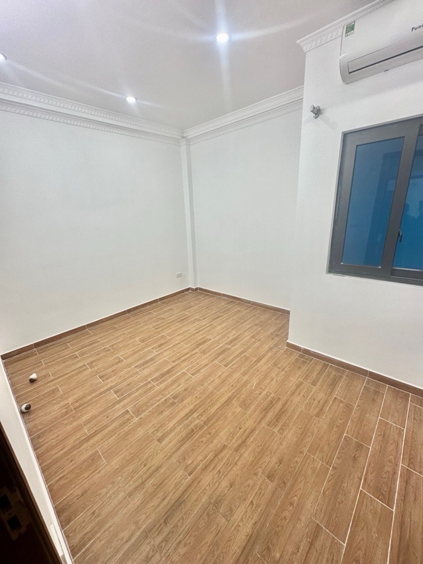 Bán nhà Khương Trung - diện tích 40m2 5 tầng - Ô TÔ ĐỖ CỬA - giá 14,5 tỷ