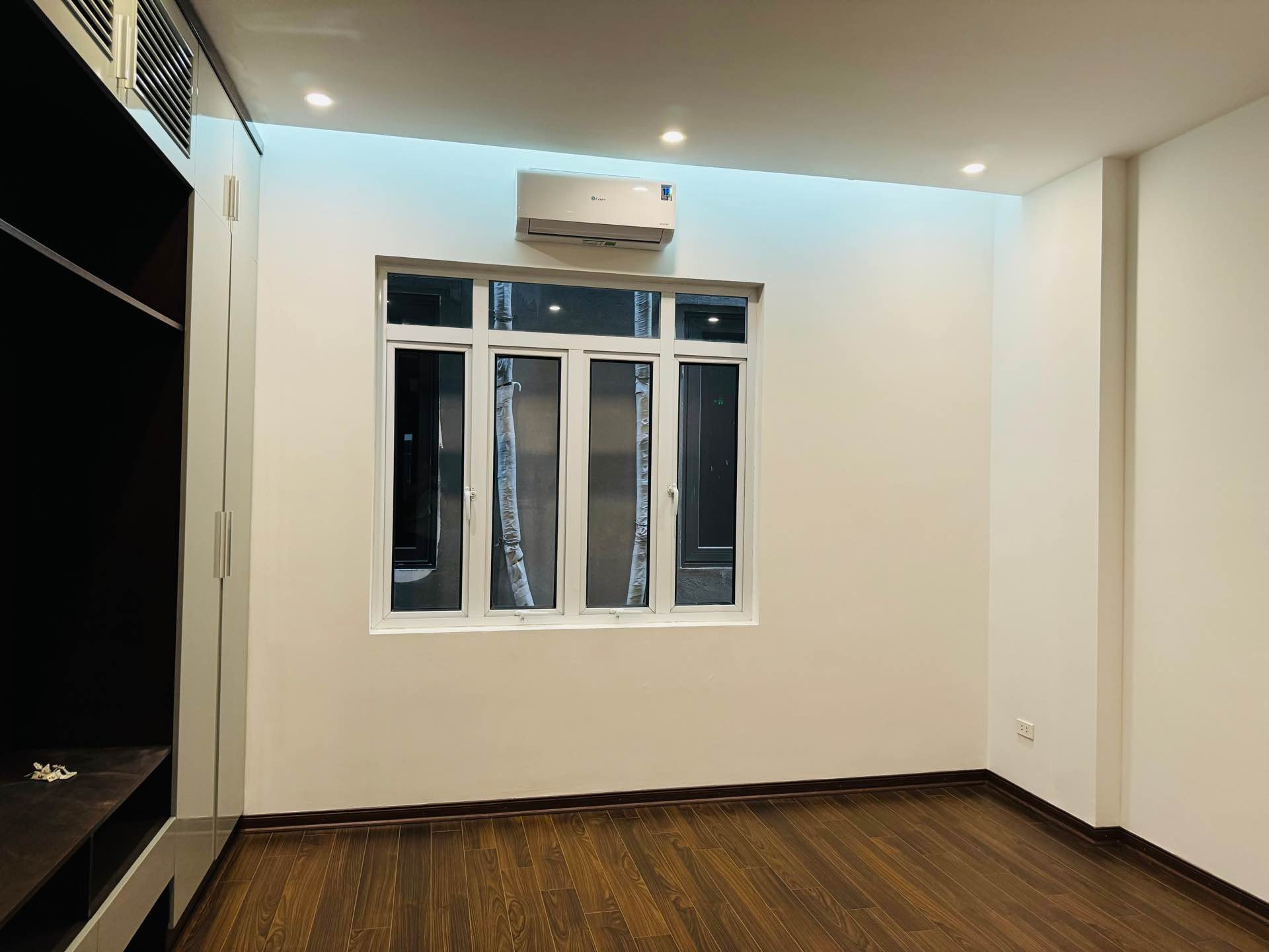 Bán nhà Giải Phóng - diện tích 82m2 8 tầng - ô tô tránh - giá 33 tỷ