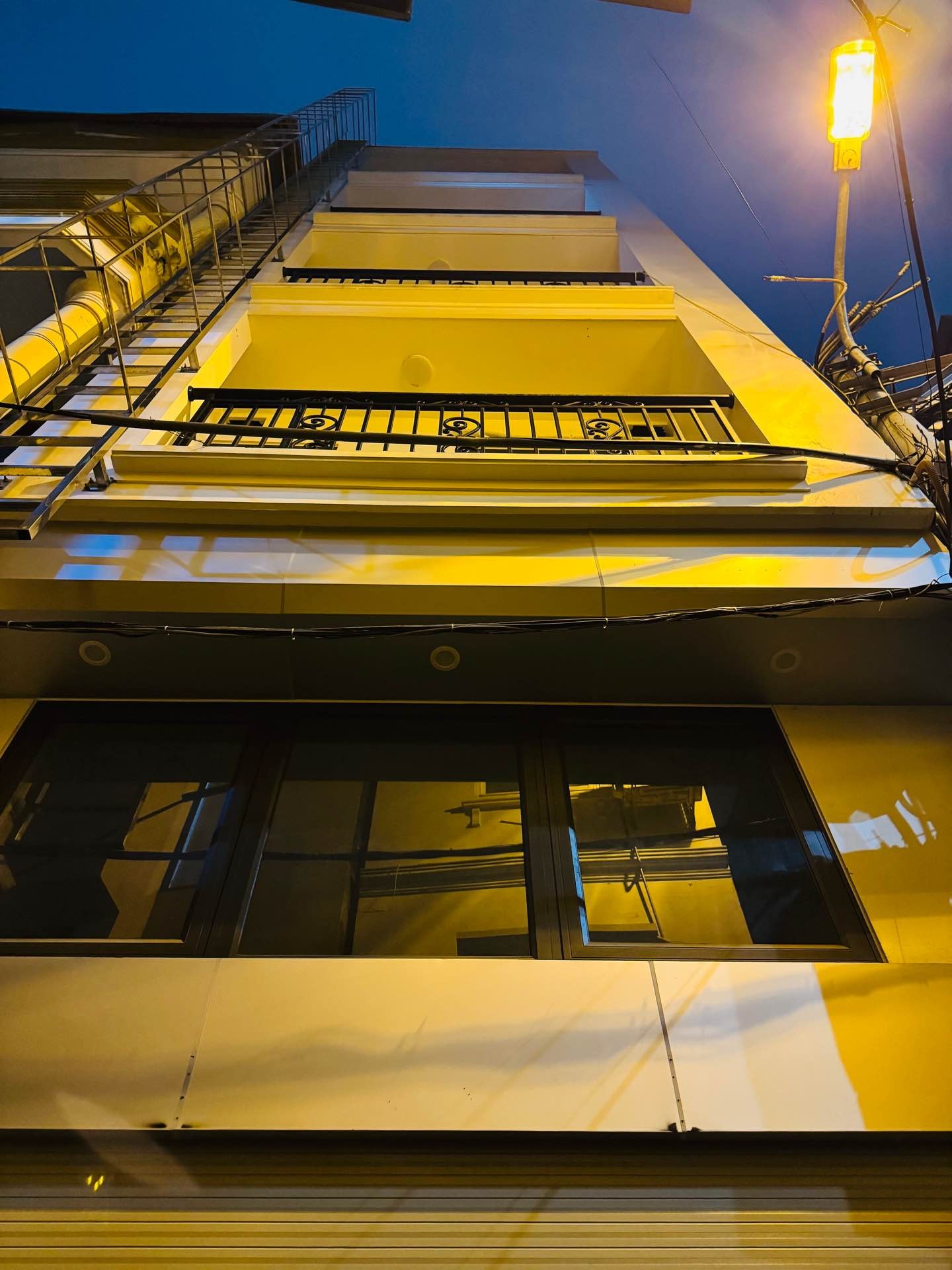 Bán nhà Giải Phóng - diện tích 82m2 8 tầng - ô tô tránh - giá 33 tỷ