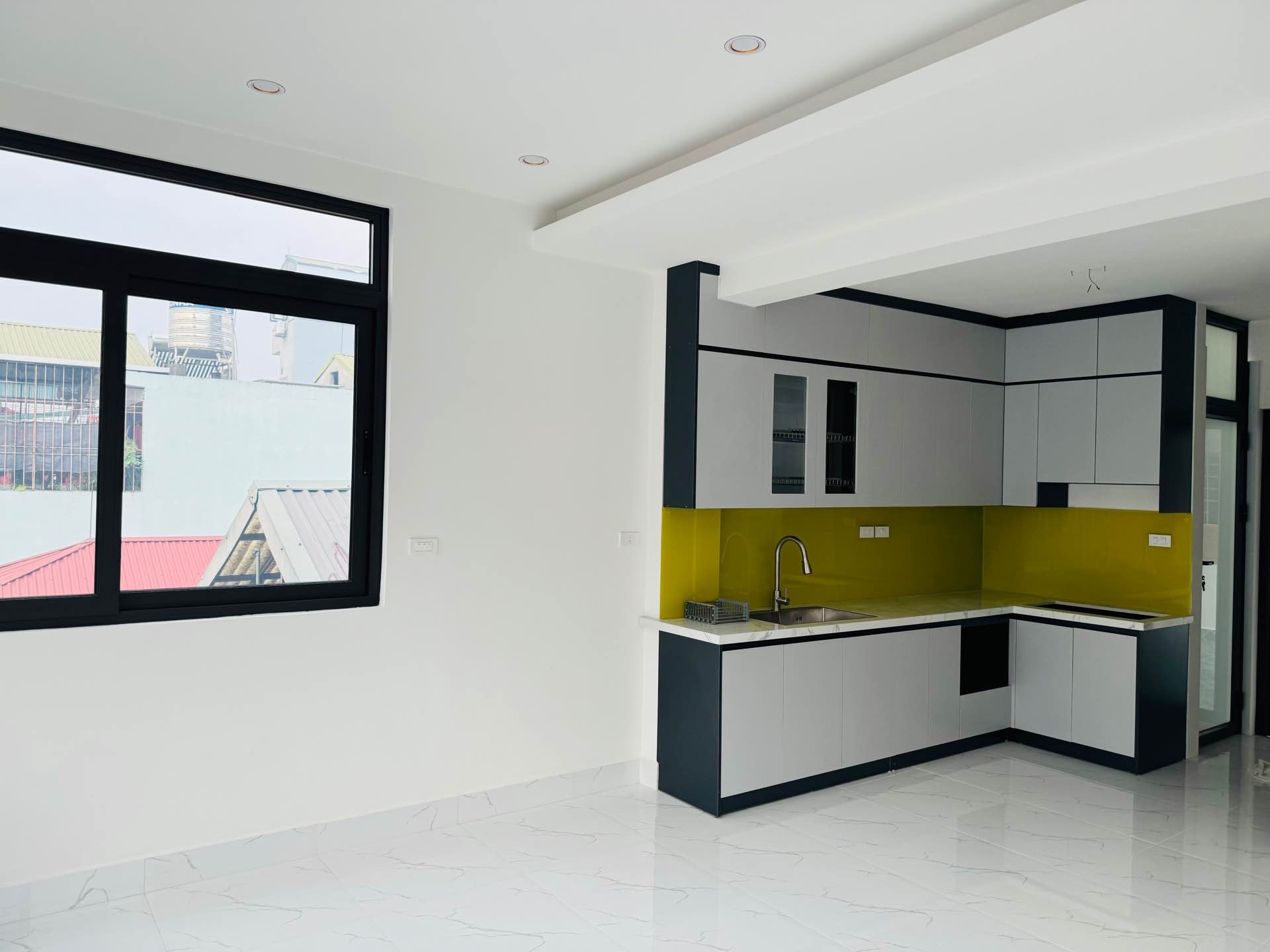 Bán nhà Giải Phóng - diện tích 82m2 8 tầng - ô tô tránh - giá 33 tỷ