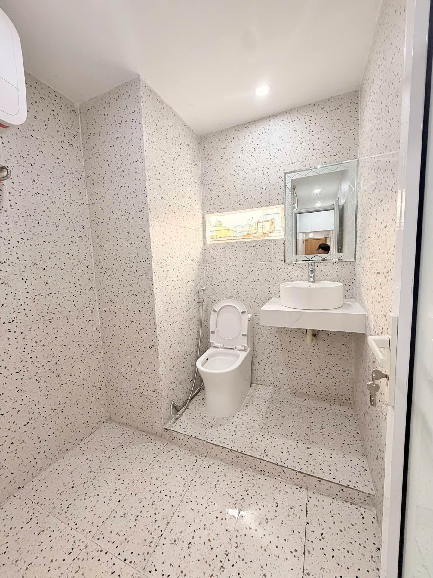 Bán nhà Quỳnh Mai - diện tích 65m2 5 tầng - Căn góc 2 mặt thoáng - giá 3,95 tỷ
