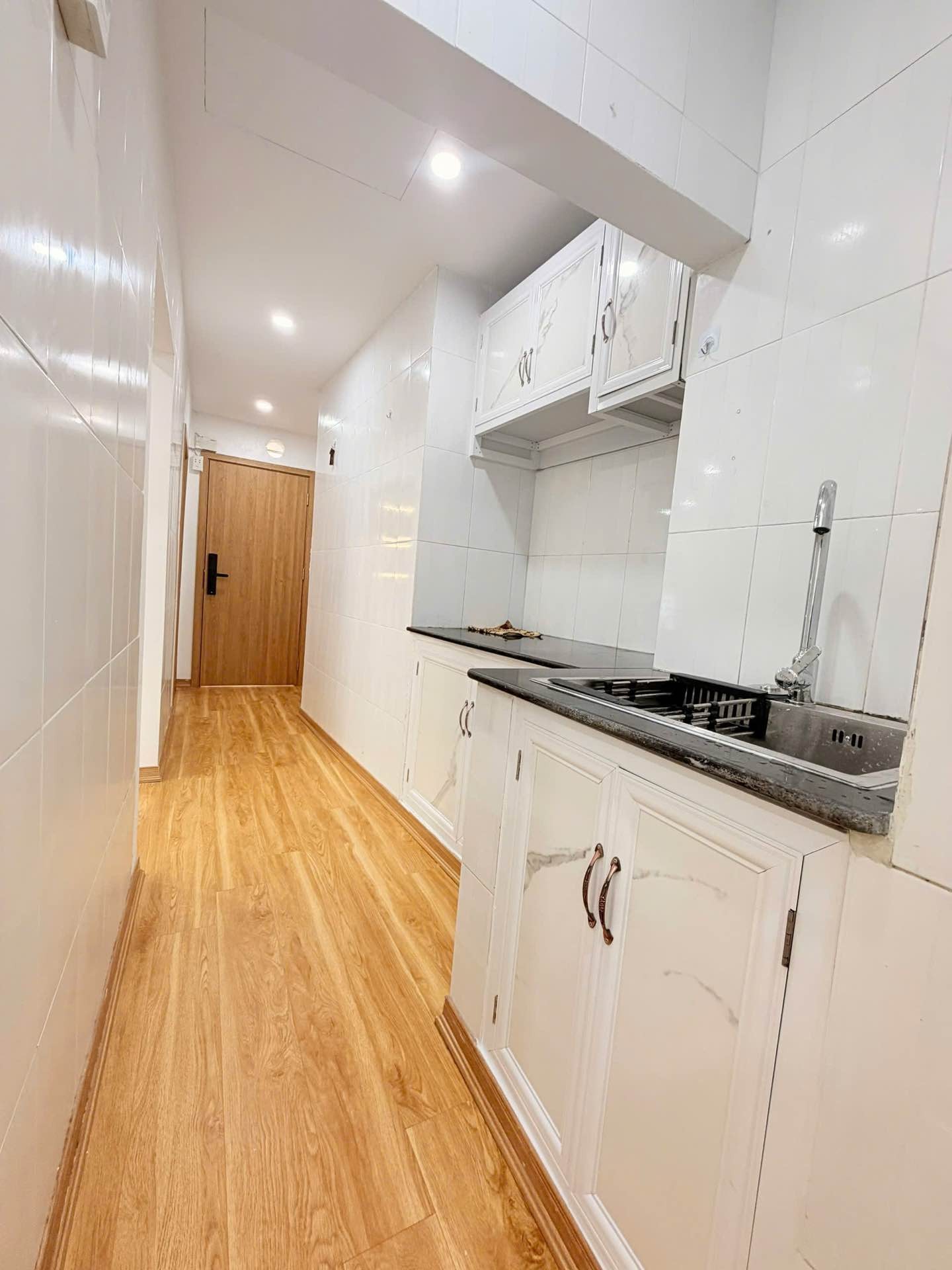 Bán nhà Quỳnh Mai - diện tích 65m2 5 tầng - Căn góc 2 mặt thoáng - giá 3,95 tỷ