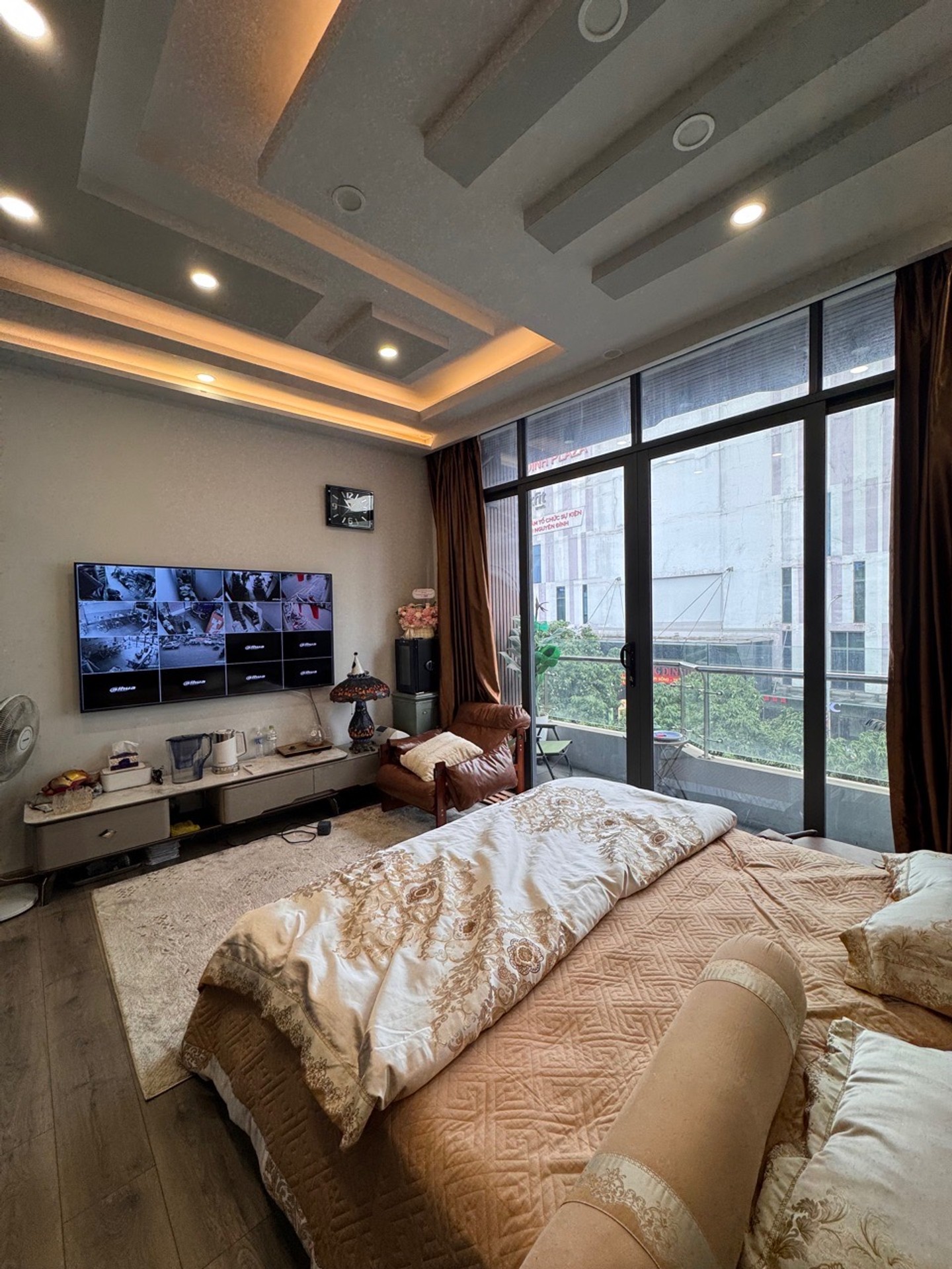 Bán nhà Trương Định - diện tích 28m2 5 tầng - Kinh doanh đỉnh - giá 23 tỷ