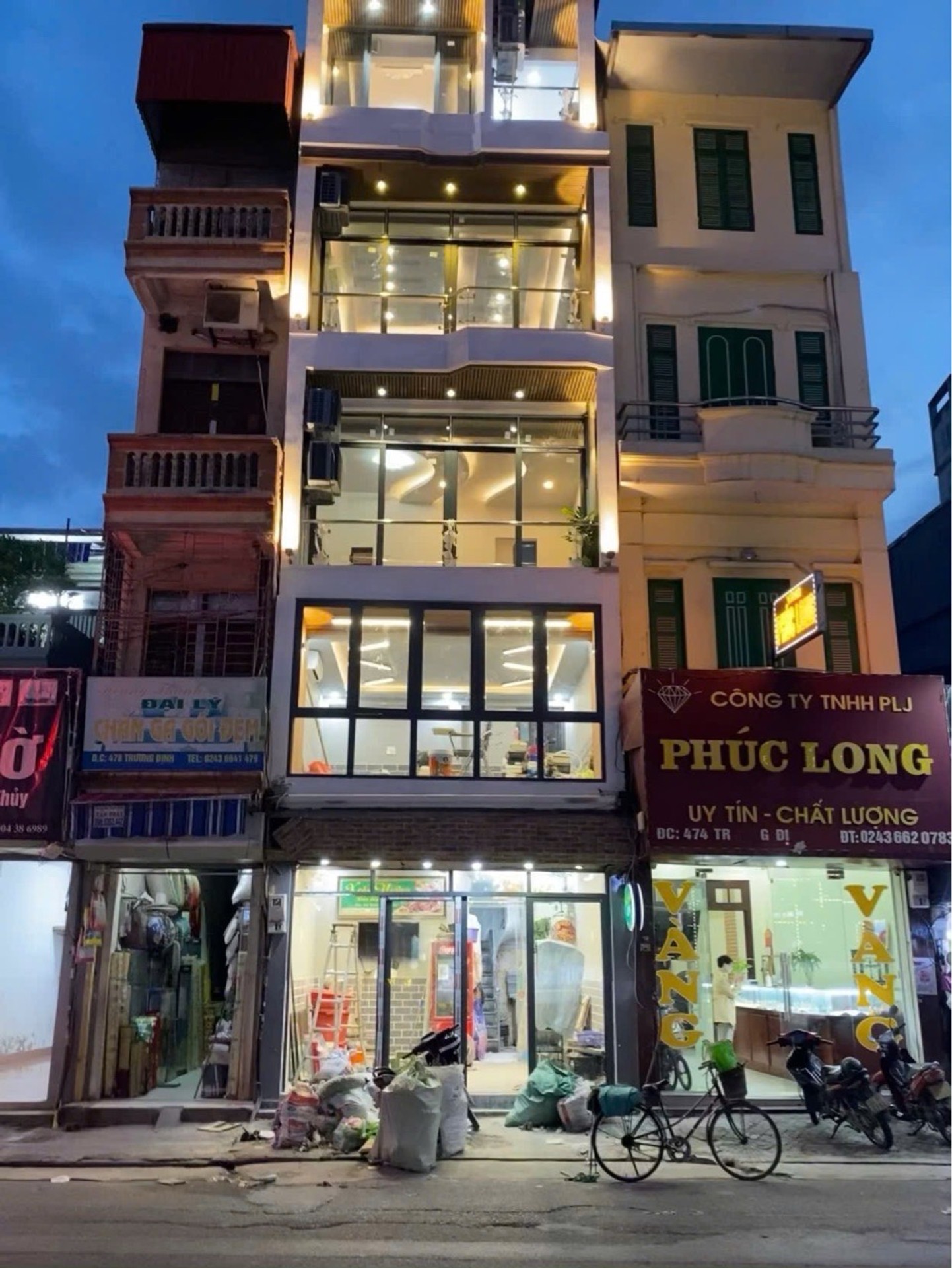 Bán nhà Trương Định - diện tích 28m2 5 tầng - Kinh doanh đỉnh - giá 23 tỷ