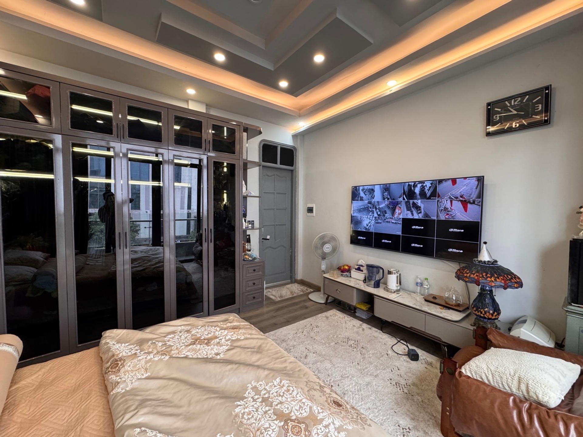 Bán nhà Trương Định - diện tích 28m2 5 tầng - Kinh doanh đỉnh - giá 23 tỷ