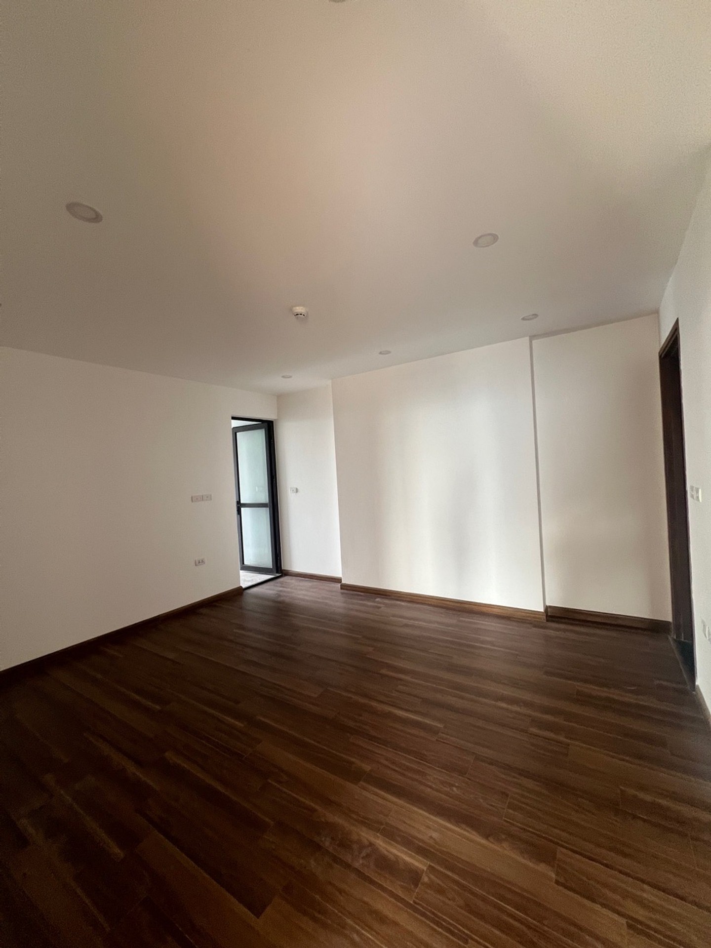 Bán nhà Trần Hòa - diện tích 107m2 23 tầng - Lô góc thoáng sáng - giá 7,95 tỷ