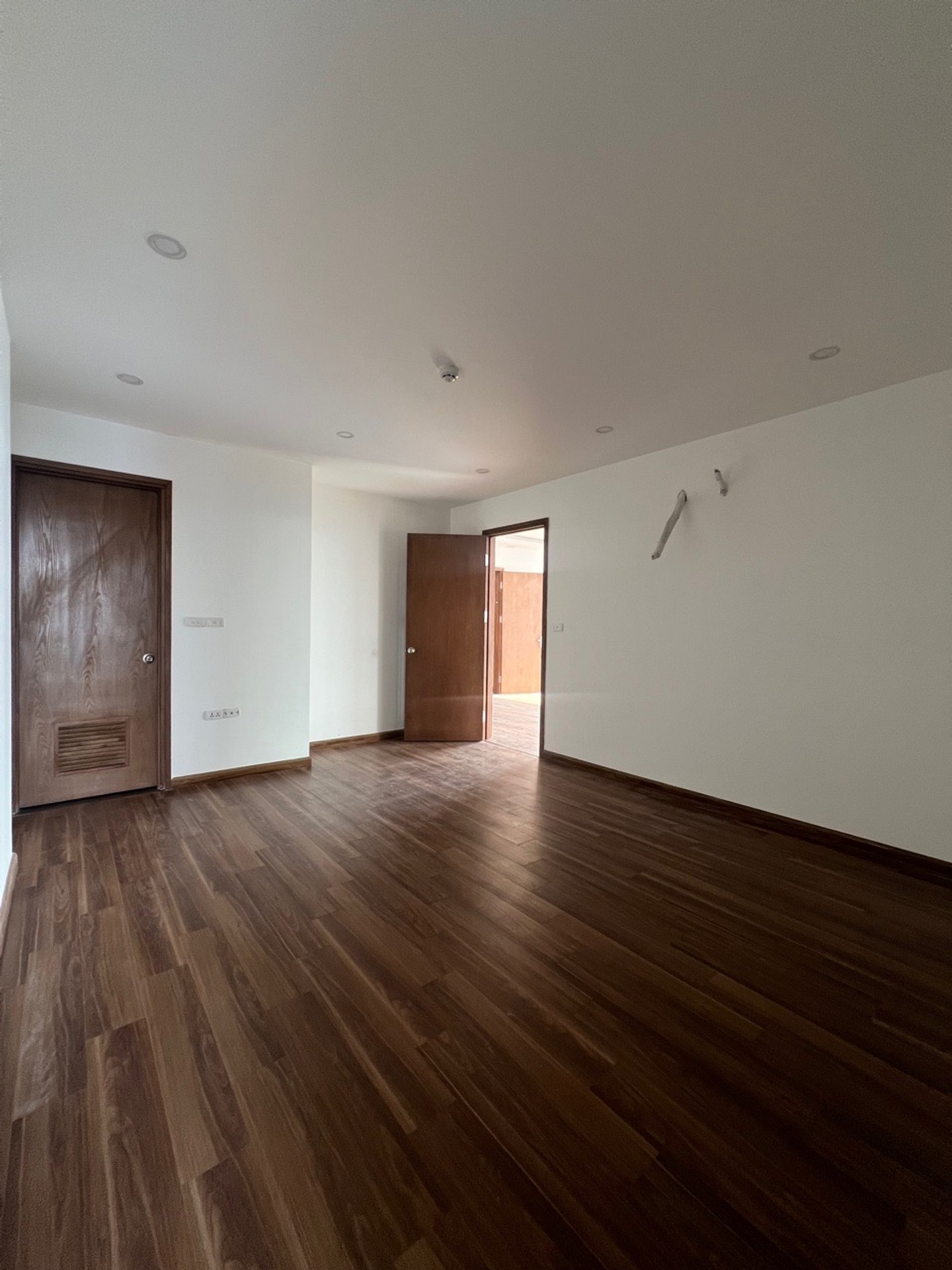 Bán nhà Trần Hòa - diện tích 107m2 23 tầng - Lô góc thoáng sáng - giá 7,95 tỷ
