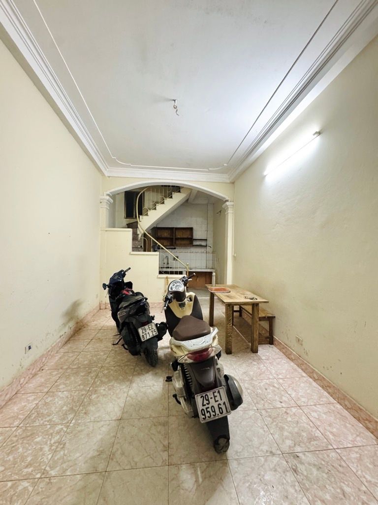 Bán nhà Giếng Mứt - diện tích 27m2 3 tầng - Ngõ thông thoáng, gần ô tô - giá 7,35 tỷ
