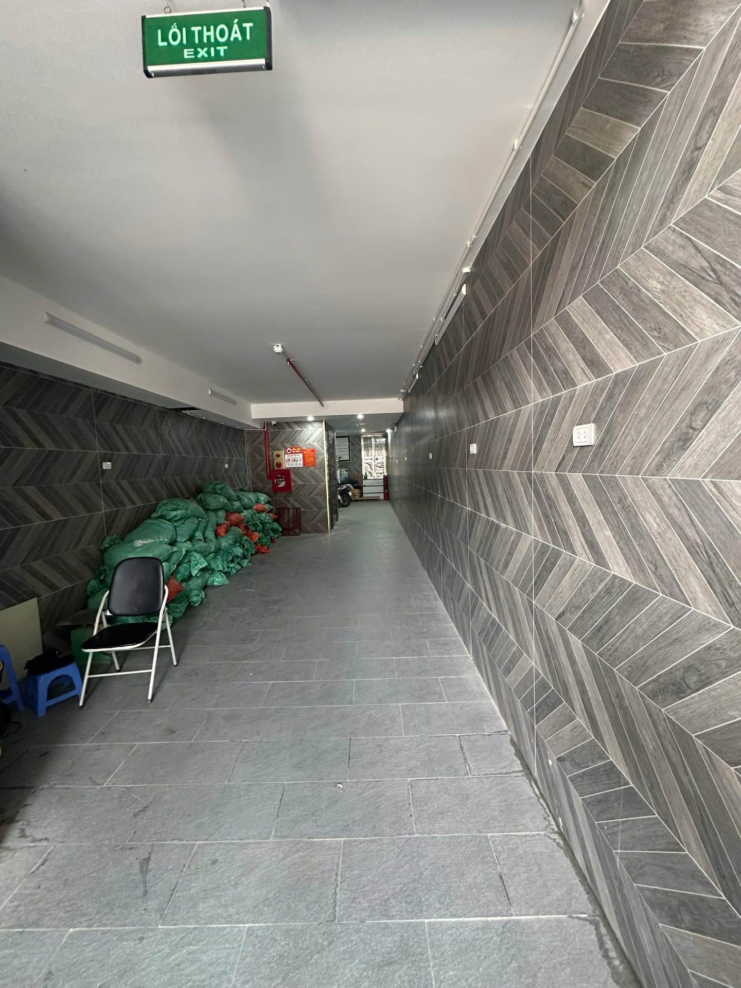 Bán nhà Nguyễn Xiển - diện tích 82m2 10 tầng - Mặt phố kinh doanh - giá 55 tỷ