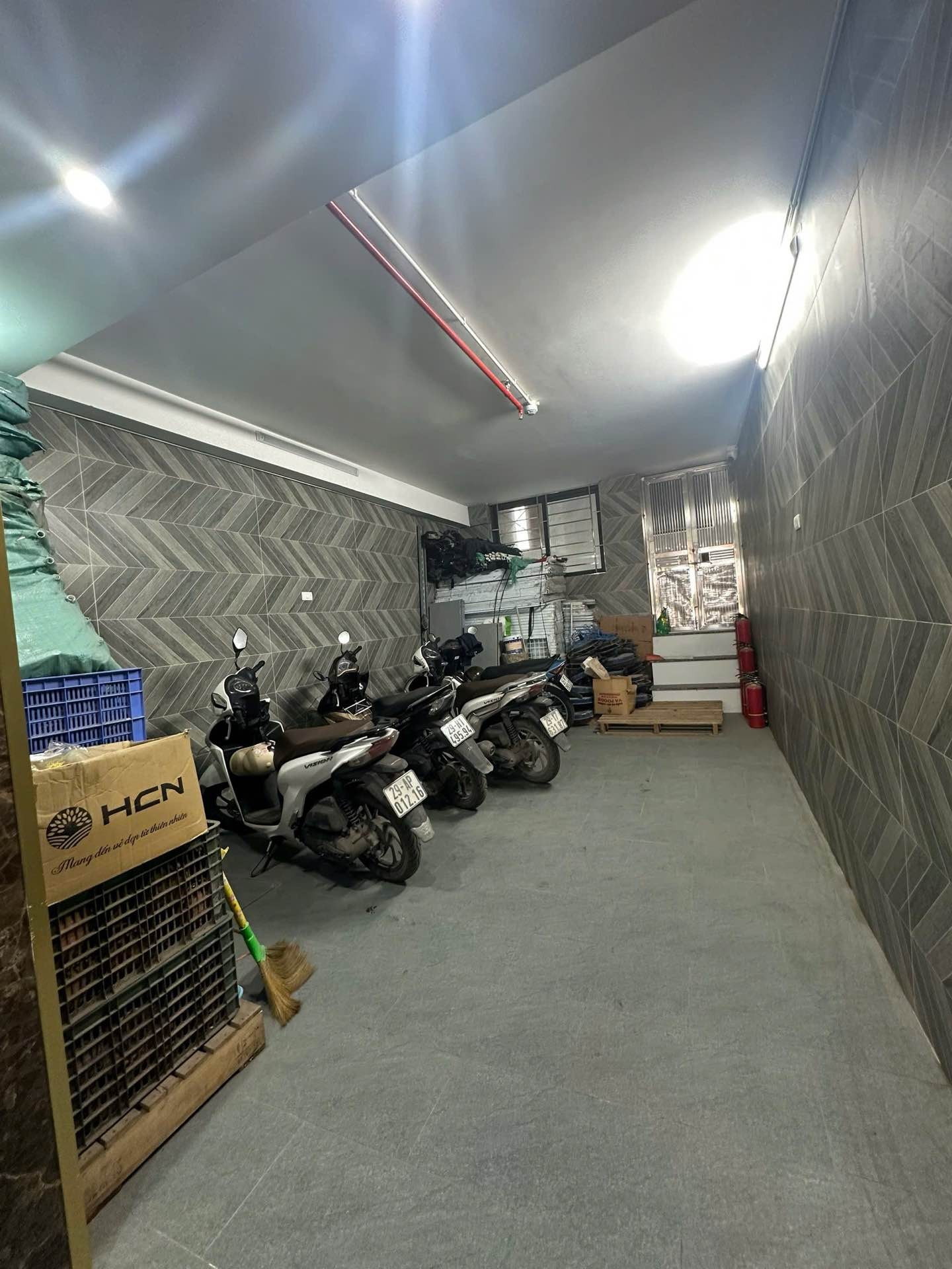 Bán nhà Nguyễn Xiển - diện tích 82m2 10 tầng - Mặt phố kinh doanh - giá 55 tỷ