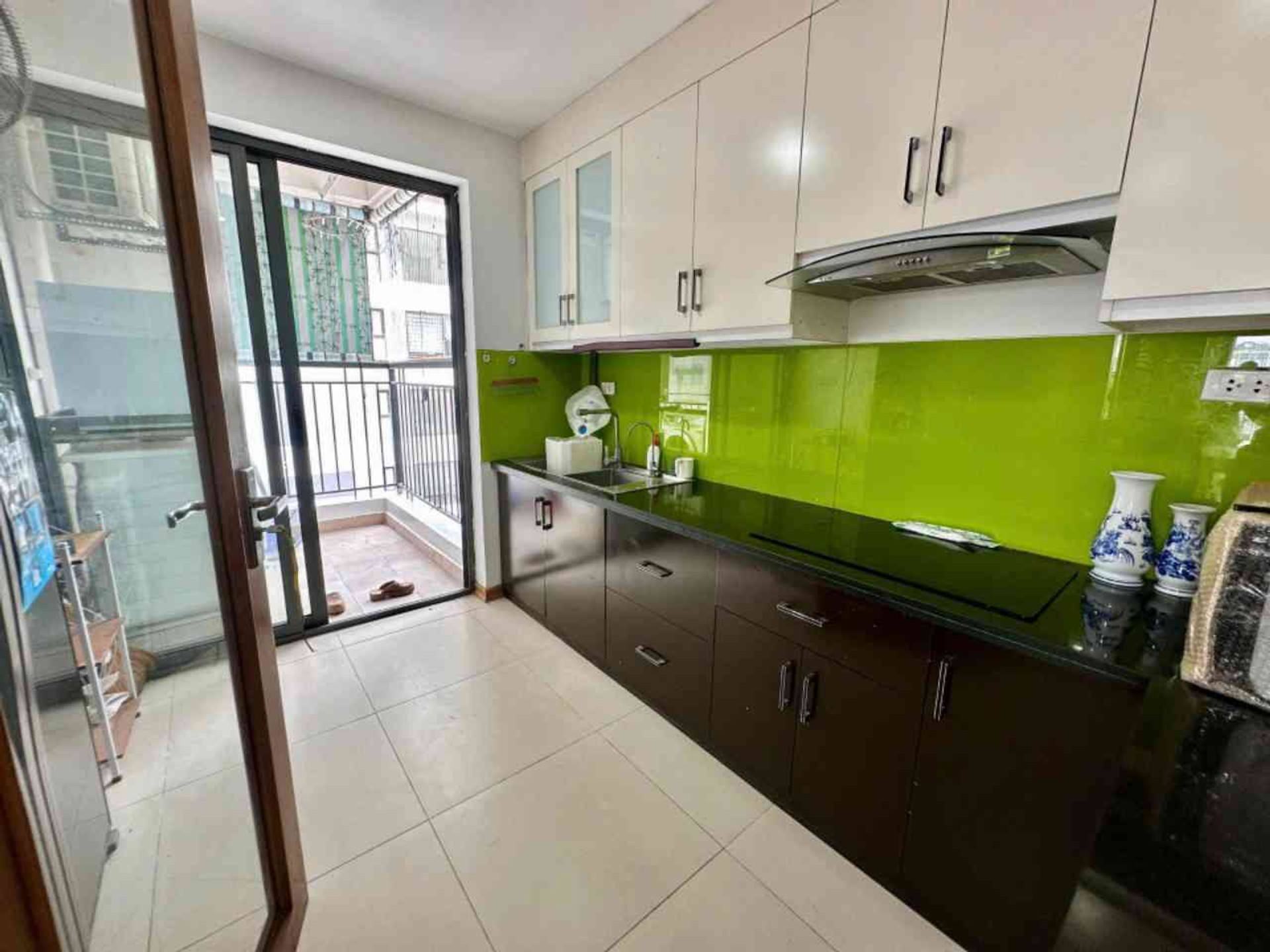 Bán nhà Lê Văn Lương - diện tích 100m2 20 tầng - Ô TÔ ĐỖ CHÂN TÒA NHÀ - giá 11 tỷ