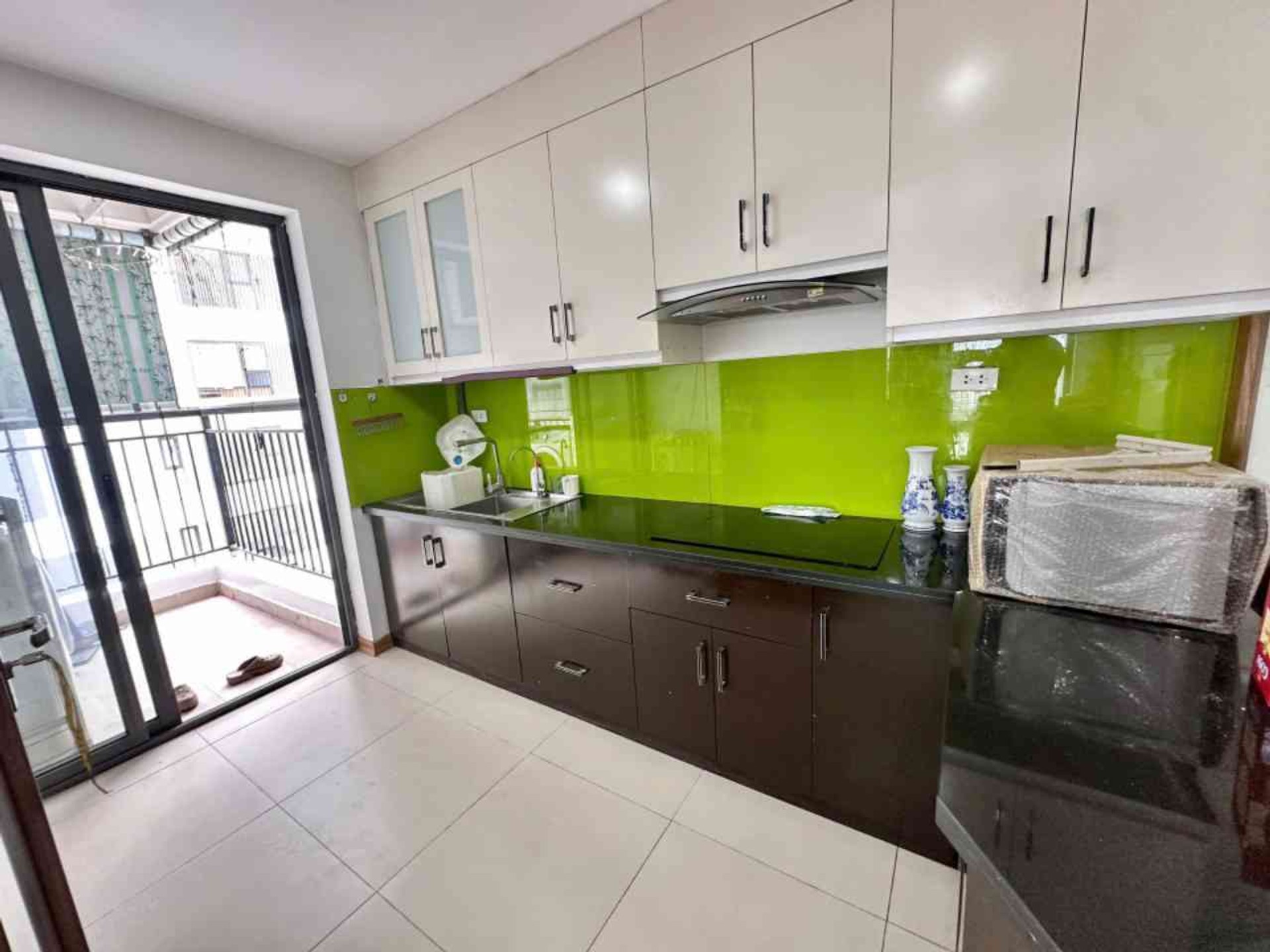 Bán nhà Lê Văn Lương - diện tích 100m2 20 tầng - Ô TÔ ĐỖ CHÂN TÒA NHÀ - giá 11 tỷ