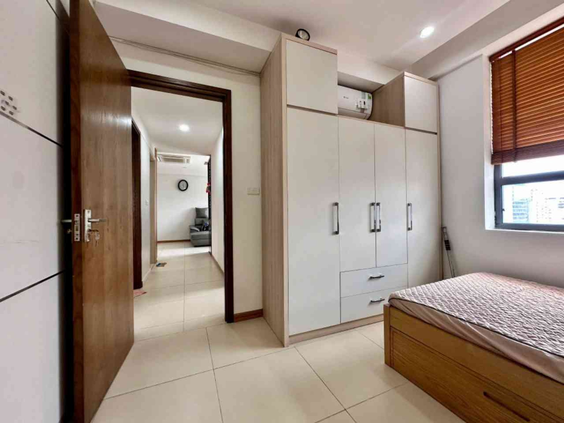 Bán nhà Lê Văn Lương - diện tích 100m2 20 tầng - Ô TÔ ĐỖ CHÂN TÒA NHÀ - giá 11 tỷ