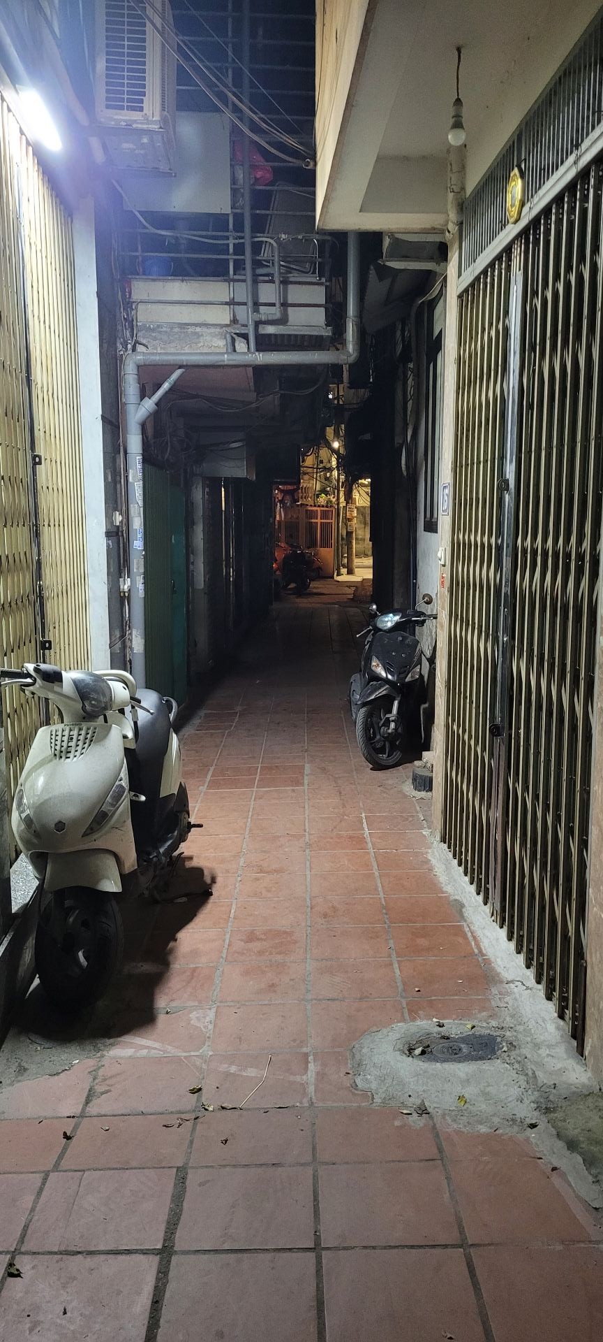 Bán nhà Hào Nam - diện tích 109.3m2 4 tầng - Hẻm xe máy - giá 26,3 tỷ