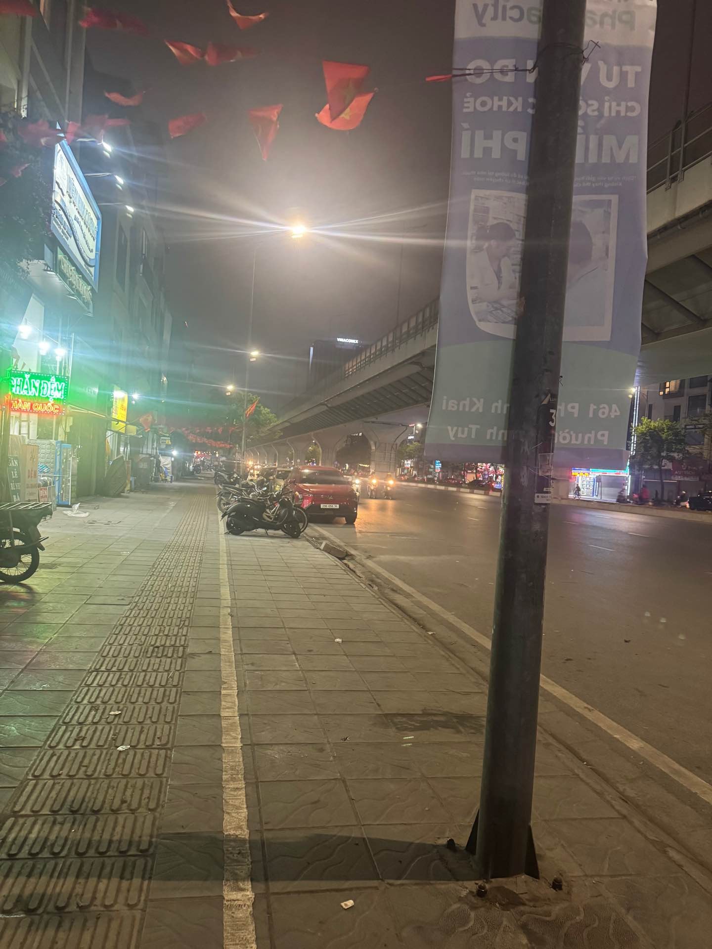 Bán nhà Minh Khai - diện tích 57m2 1 tầng - Ô tô tránh - giá 20 tỷ